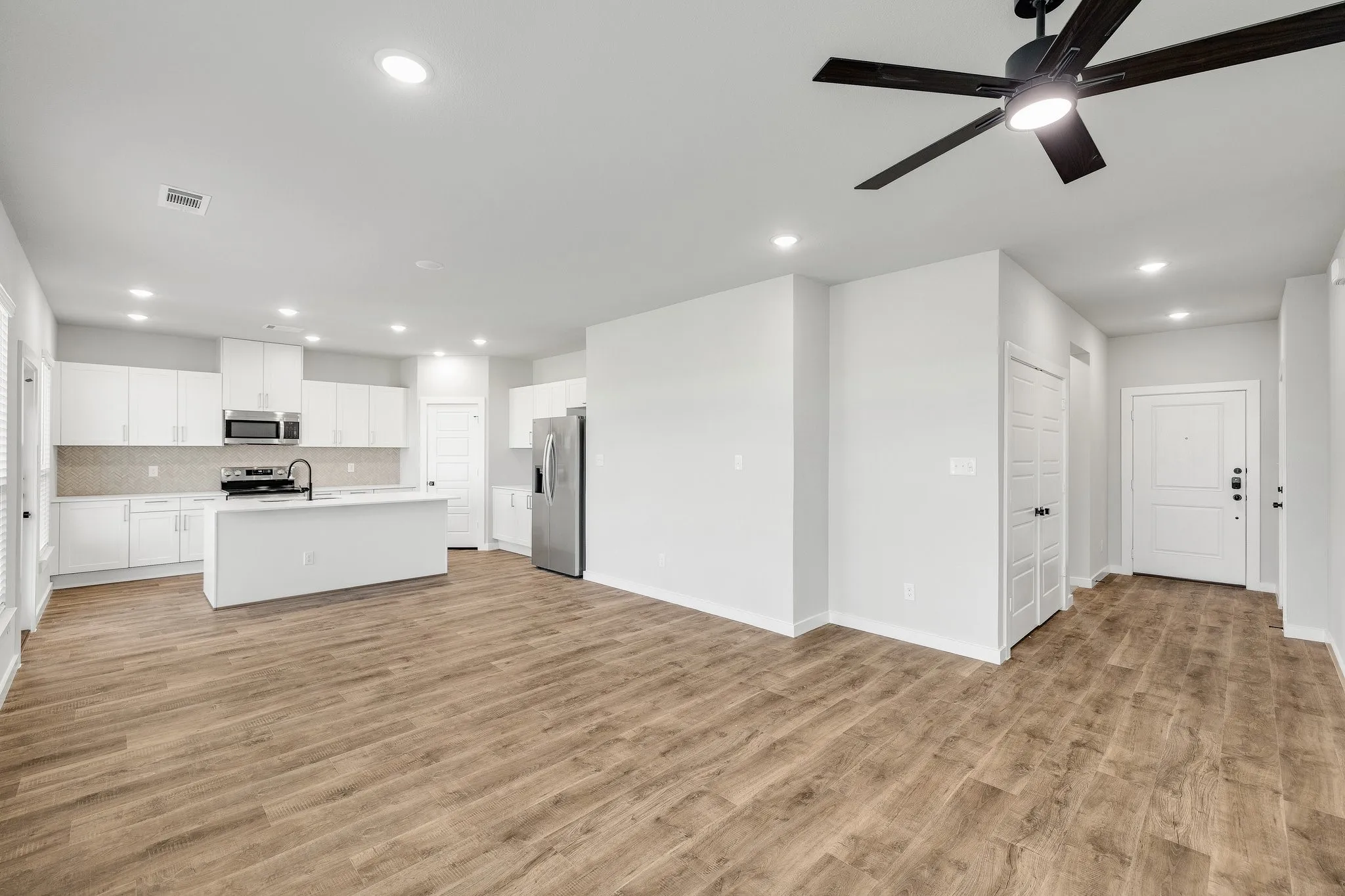 Duplex For Rent in Ellis County , 3827 Clovis Street, Midlothian, Texas 76065, 4 Bedroom, 2 Bathroom, 2 Garage spaces, 1,653 Sqft, built in 2025, mls#21402031, Real Estate Agent in Midlothian, Homes For Rent in Ellis county, Homes For Rent in Midlothian, Realtor in Midlothian Texas, Real Estate Brokerage Independent Realty Texas, Luminita Cordes Realtor