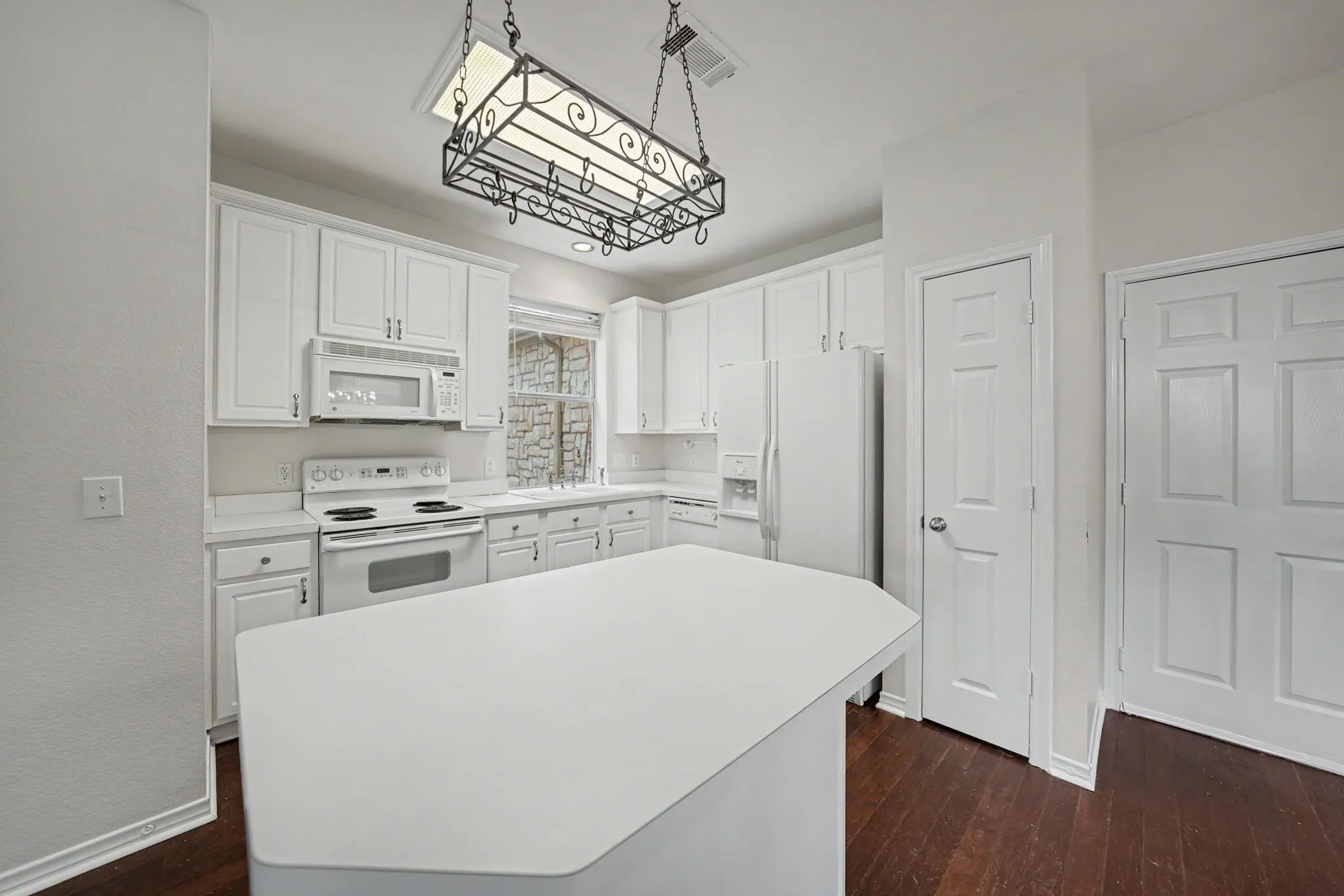 Duplex For Rent in Collin County , 11287 Pear Ridge Drive, Frisco, Texas 75035, 2 Bedroom, 2 Bathroom, 2 Garage spaces, 1,290 Sqft, built in 2003, mls#21401296, Real Estate Agent in Frisco, Homes For Rent in Collin county, Homes For Rent in Frisco, Realtor in Frisco Texas, Real Estate Brokerage Independent Realty Texas, Luminita Cordes Realtor