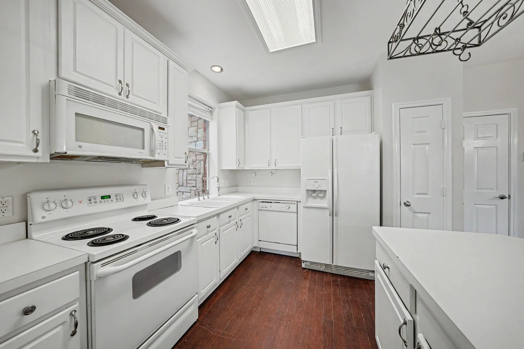 Duplex For Rent in Collin County , 11287 Pear Ridge Drive, Frisco, Texas 75035, 2 Bedroom, 2 Bathroom, 2 Garage spaces, 1,290 Sqft, built in 2003, mls#21401296, Real Estate Agent in Frisco, Homes For Rent in Collin county, Homes For Rent in Frisco, Realtor in Frisco Texas, Real Estate Brokerage Independent Realty Texas, Luminita Cordes Realtor