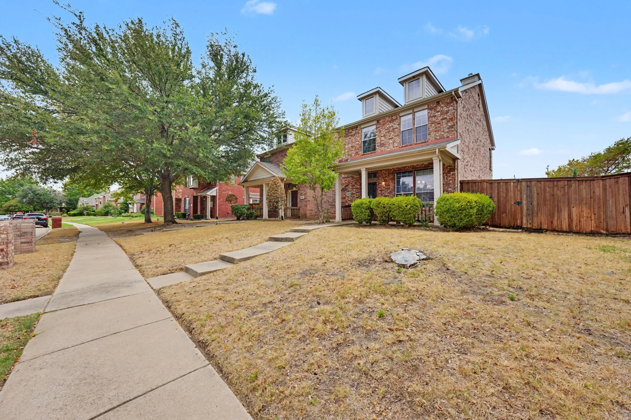 Duplex For Rent in Collin County , 11287 Pear Ridge Drive, Frisco, Texas 75035, 2 Bedroom, 2 Bathroom, 2 Garage spaces, 1,290 Sqft, built in 2003, mls#21401296, Real Estate Agent in Frisco, Homes For Rent in Collin county, Homes For Rent in Frisco, Realtor in Frisco Texas, Real Estate Brokerage Independent Realty Texas, Luminita Cordes Realtor