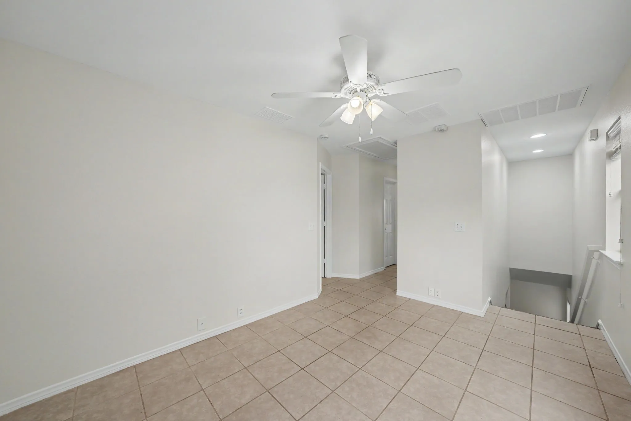 Duplex For Rent in Collin County , 11287 Pear Ridge Drive, Frisco, Texas 75035, 2 Bedroom, 2 Bathroom, 2 Garage spaces, 1,290 Sqft, built in 2003, mls#21401296, Real Estate Agent in Frisco, Homes For Rent in Collin county, Homes For Rent in Frisco, Realtor in Frisco Texas, Real Estate Brokerage Independent Realty Texas, Luminita Cordes Realtor