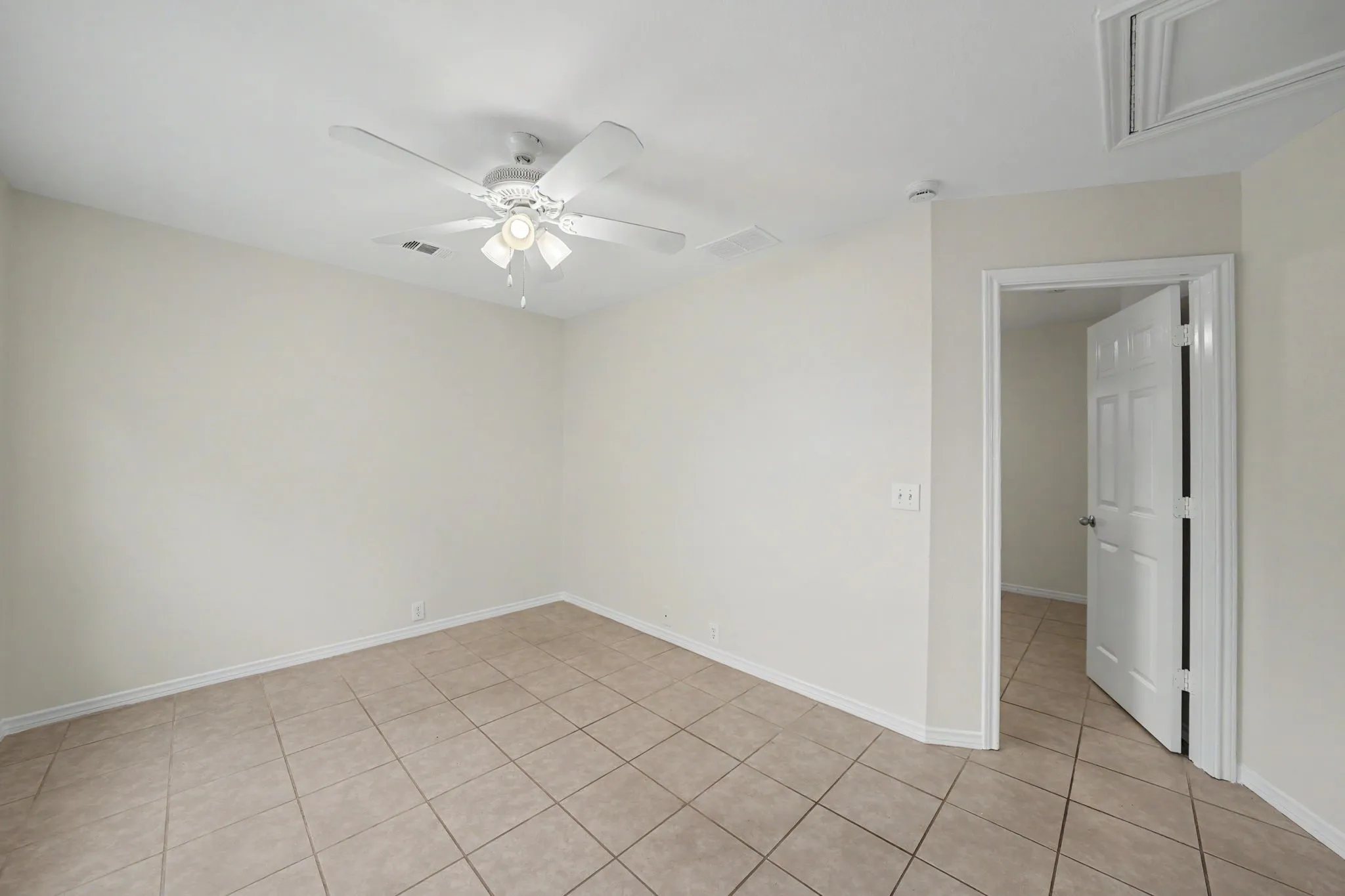 Duplex For Rent in Collin County , 11287 Pear Ridge Drive, Frisco, Texas 75035, 2 Bedroom, 2 Bathroom, 2 Garage spaces, 1,290 Sqft, built in 2003, mls#21401296, Real Estate Agent in Frisco, Homes For Rent in Collin county, Homes For Rent in Frisco, Realtor in Frisco Texas, Real Estate Brokerage Independent Realty Texas, Luminita Cordes Realtor