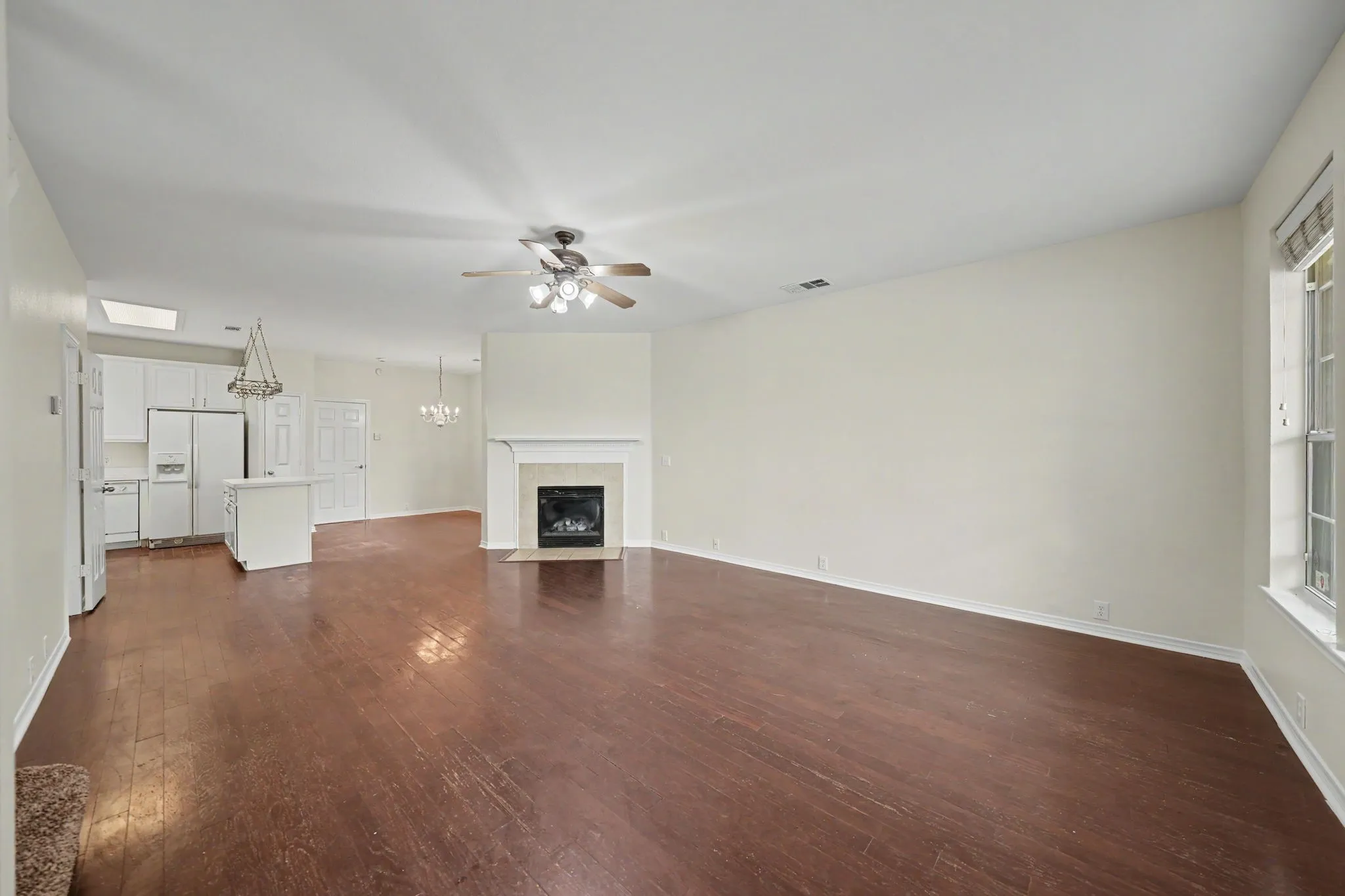 Duplex For Rent in Collin County , 11287 Pear Ridge Drive, Frisco, Texas 75035, 2 Bedroom, 2 Bathroom, 2 Garage spaces, 1,290 Sqft, built in 2003, mls#21401296, Real Estate Agent in Frisco, Homes For Rent in Collin county, Homes For Rent in Frisco, Realtor in Frisco Texas, Real Estate Brokerage Independent Realty Texas, Luminita Cordes Realtor