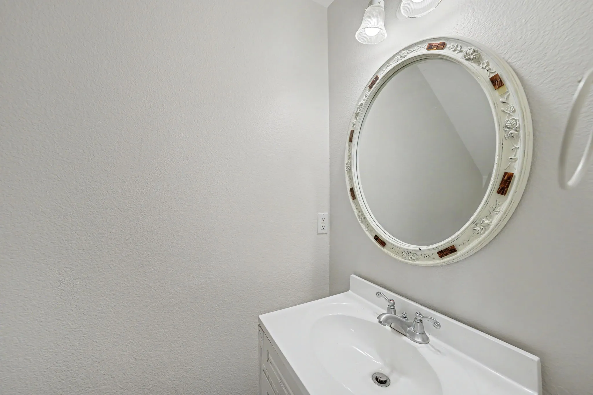 Duplex For Rent in Collin County , 11287 Pear Ridge Drive, Frisco, Texas 75035, 2 Bedroom, 2 Bathroom, 2 Garage spaces, 1,290 Sqft, built in 2003, mls#21401296, Real Estate Agent in Frisco, Homes For Rent in Collin county, Homes For Rent in Frisco, Realtor in Frisco Texas, Real Estate Brokerage Independent Realty Texas, Luminita Cordes Realtor