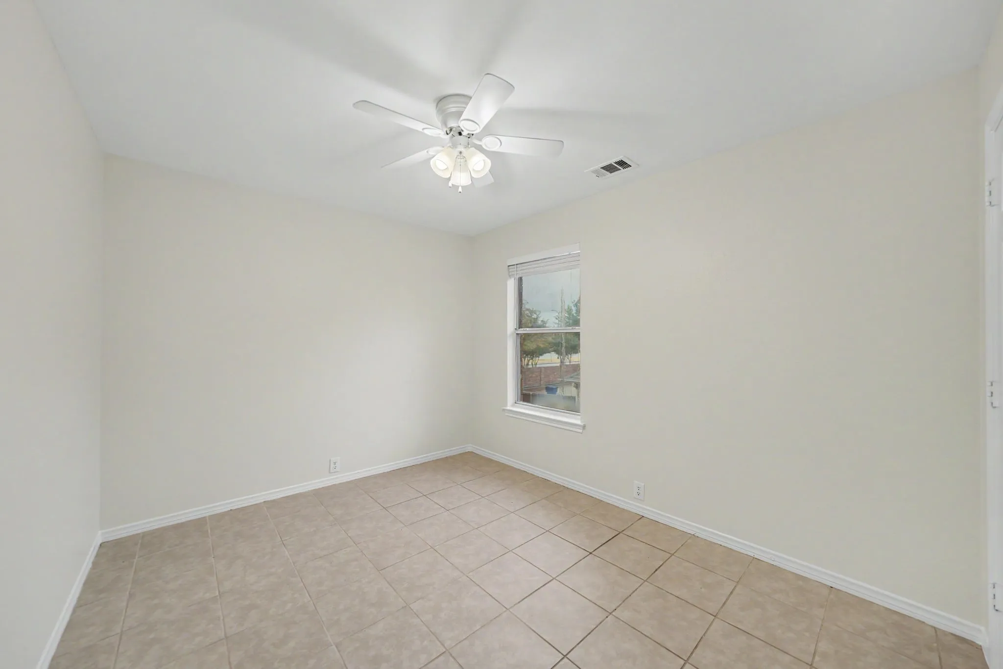 Duplex For Rent in Collin County , 11287 Pear Ridge Drive, Frisco, Texas 75035, 2 Bedroom, 2 Bathroom, 2 Garage spaces, 1,290 Sqft, built in 2003, mls#21401296, Real Estate Agent in Frisco, Homes For Rent in Collin county, Homes For Rent in Frisco, Realtor in Frisco Texas, Real Estate Brokerage Independent Realty Texas, Luminita Cordes Realtor