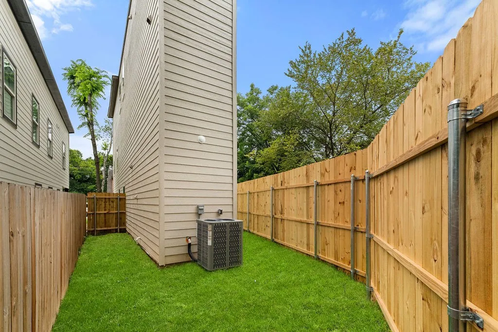 Single Family Residence For Sale in Dallas County , 2428 Saint Clair Drive, Dallas, Texas 75215, 3 Bedroom, 4 Bathroom, 1 Garage spaces, 1,777 Sqft, built in 2026, mls#21401682, Real Estate Agent in Dallas, Homes For Sale in Dallas county, Homes For Sale in Dallas, Realtor in Dallas Texas, Real Estate Brokerage Independent Realty Texas, Luminita Cordes Realtor