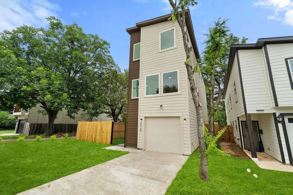 Single Family Residence For Sale in Dallas County , 2428 Saint Clair Drive, Dallas, Texas 75215, 3 Bedroom, 4 Bathroom, 1 Garage spaces, 1,777 Sqft, built in 2026, mls#21401682, Real Estate Agent in Dallas, Homes For Sale in Dallas county, Homes For Sale in Dallas, Realtor in Dallas Texas, Real Estate Brokerage Independent Realty Texas, Luminita Cordes Realtor