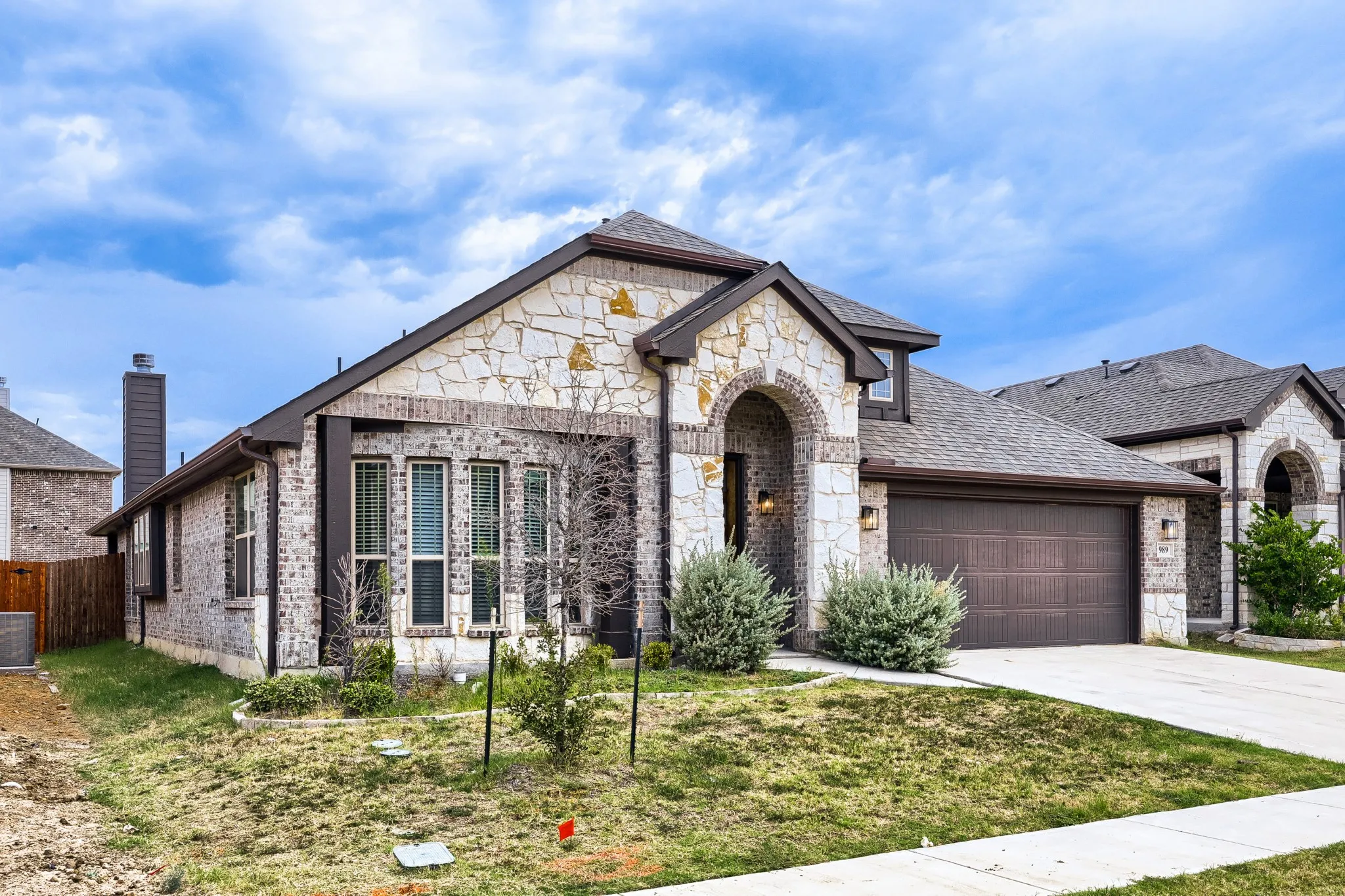 Single Family Residence For Sale in Johnson County , 989 Imperial Eagle Road, Alvarado, Texas 76009, 4 Bedroom, 3 Bathroom, 2 Garage spaces, 1,975 Sqft, built in 2023, mls#21089383, Real Estate Agent in Alvarado, Homes For Sale in Johnson county, Homes For Sale in Alvarado, Realtor in Alvarado Texas, Real Estate Brokerage Independent Realty Texas, Luminita Cordes Realtor