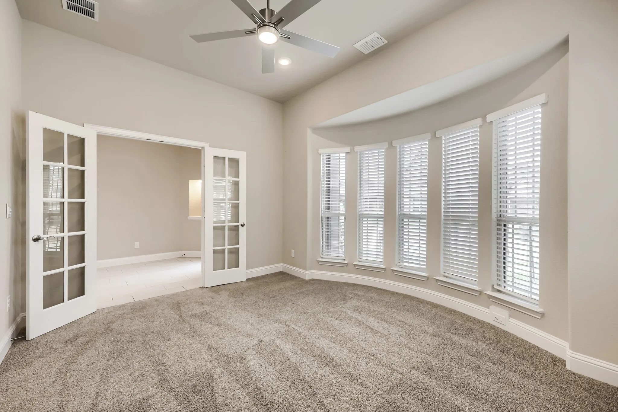 Single Family Residence For Sale in Johnson County , 989 Imperial Eagle Road, Alvarado, Texas 76009, 4 Bedroom, 3 Bathroom, 2 Garage spaces, 1,975 Sqft, built in 2023, mls#21089383, Real Estate Agent in Alvarado, Homes For Sale in Johnson county, Homes For Sale in Alvarado, Realtor in Alvarado Texas, Real Estate Brokerage Independent Realty Texas, Luminita Cordes Realtor