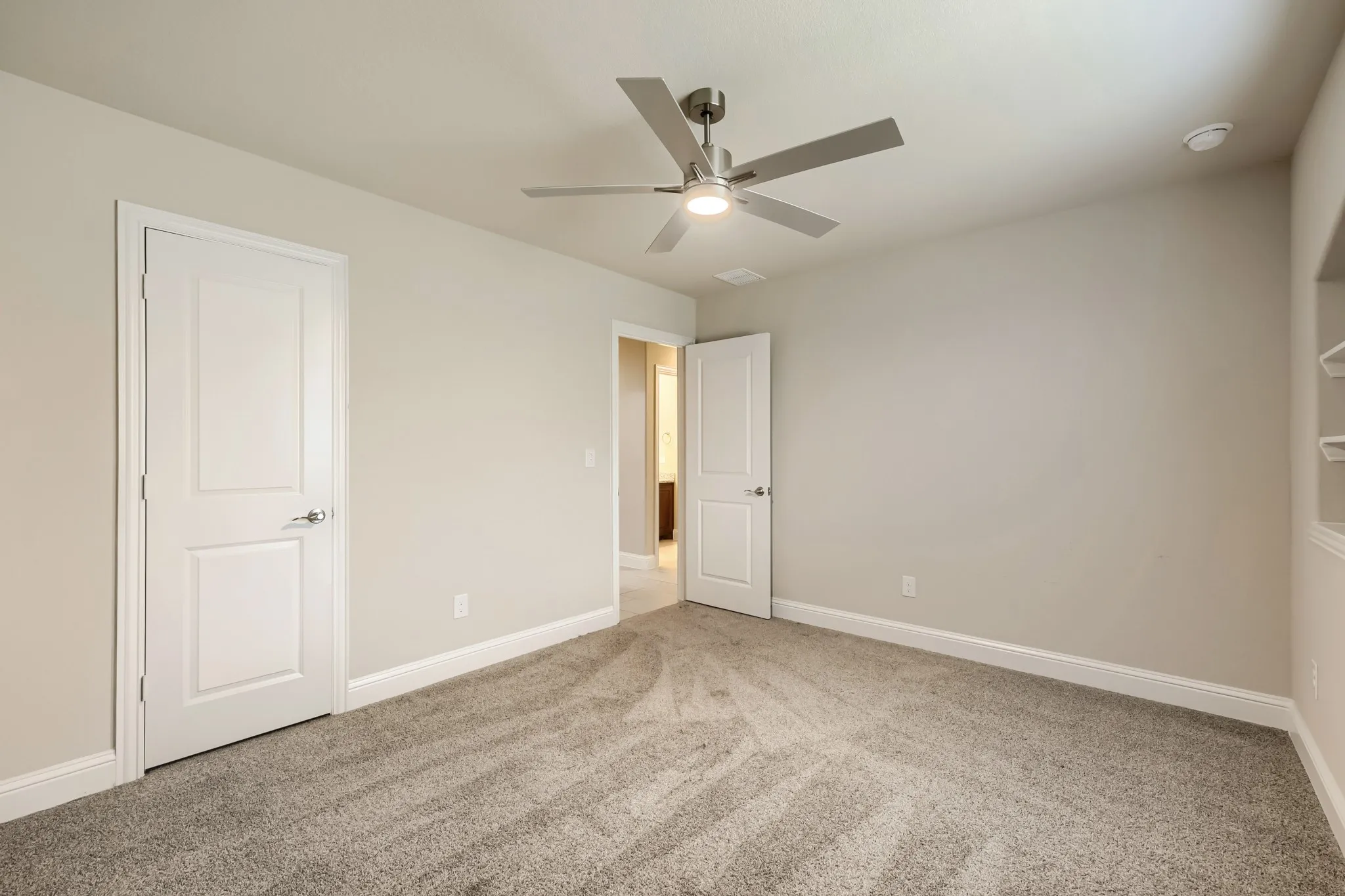 Single Family Residence For Sale in Johnson County , 989 Imperial Eagle Road, Alvarado, Texas 76009, 4 Bedroom, 3 Bathroom, 2 Garage spaces, 1,975 Sqft, built in 2023, mls#21089383, Real Estate Agent in Alvarado, Homes For Sale in Johnson county, Homes For Sale in Alvarado, Realtor in Alvarado Texas, Real Estate Brokerage Independent Realty Texas, Luminita Cordes Realtor