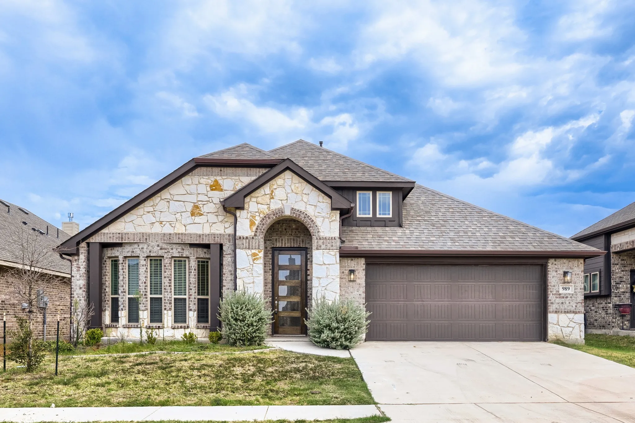Single Family Residence For Sale in Johnson County , 989 Imperial Eagle Road, Alvarado, Texas 76009, 4 Bedroom, 3 Bathroom, 2 Garage spaces, 1,975 Sqft, built in 2023, mls#21089383, Real Estate Agent in Alvarado, Homes For Sale in Johnson county, Homes For Sale in Alvarado, Realtor in Alvarado Texas, Real Estate Brokerage Independent Realty Texas, Luminita Cordes Realtor