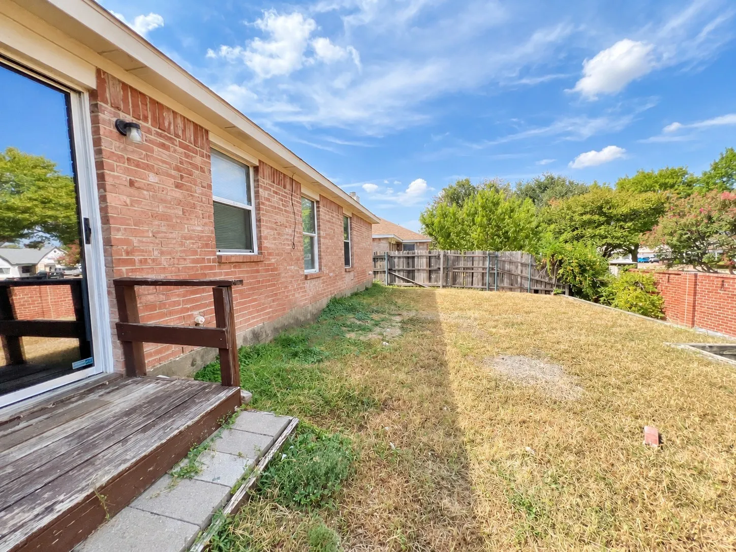 Single Family Residence For Rent in Tarrant County , 4604 Cool Ridge Court, Fort Worth, Texas 76133, 3 Bedroom, 2 Bathroom, 2 Garage spaces, 1,358 Sqft, built in 2002, mls#21402032, Real Estate Agent in Fort Worth, Homes For Rent in Tarrant county, Homes For Rent in Fort Worth, Realtor in Fort Worth Texas, Real Estate Brokerage Independent Realty Texas, Luminita Cordes Realtor