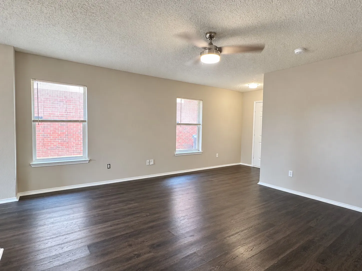 Single Family Residence For Rent in Tarrant County , 4604 Cool Ridge Court, Fort Worth, Texas 76133, 3 Bedroom, 2 Bathroom, 2 Garage spaces, 1,358 Sqft, built in 2002, mls#21402032, Real Estate Agent in Fort Worth, Homes For Rent in Tarrant county, Homes For Rent in Fort Worth, Realtor in Fort Worth Texas, Real Estate Brokerage Independent Realty Texas, Luminita Cordes Realtor