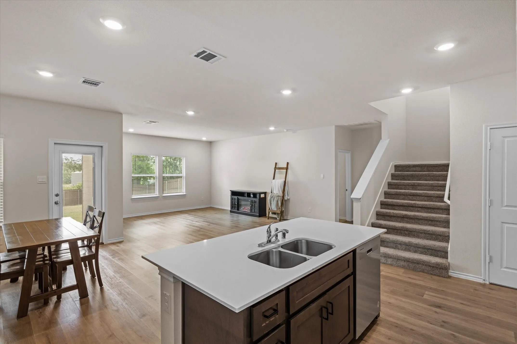Single Family Residence For Sale in Van Zandt County , 171 Hunters Way, Canton, Texas 75103, 4 Bedroom, 3 Bathroom, 2 Garage spaces, 2,164 Sqft, built in 2023, mls#21402016, Real Estate Agent in Canton, Homes For Sale in Van Zandt county, Homes For Sale in Canton, Realtor in Canton Texas, Real Estate Brokerage Independent Realty Texas, Luminita Cordes Realtor