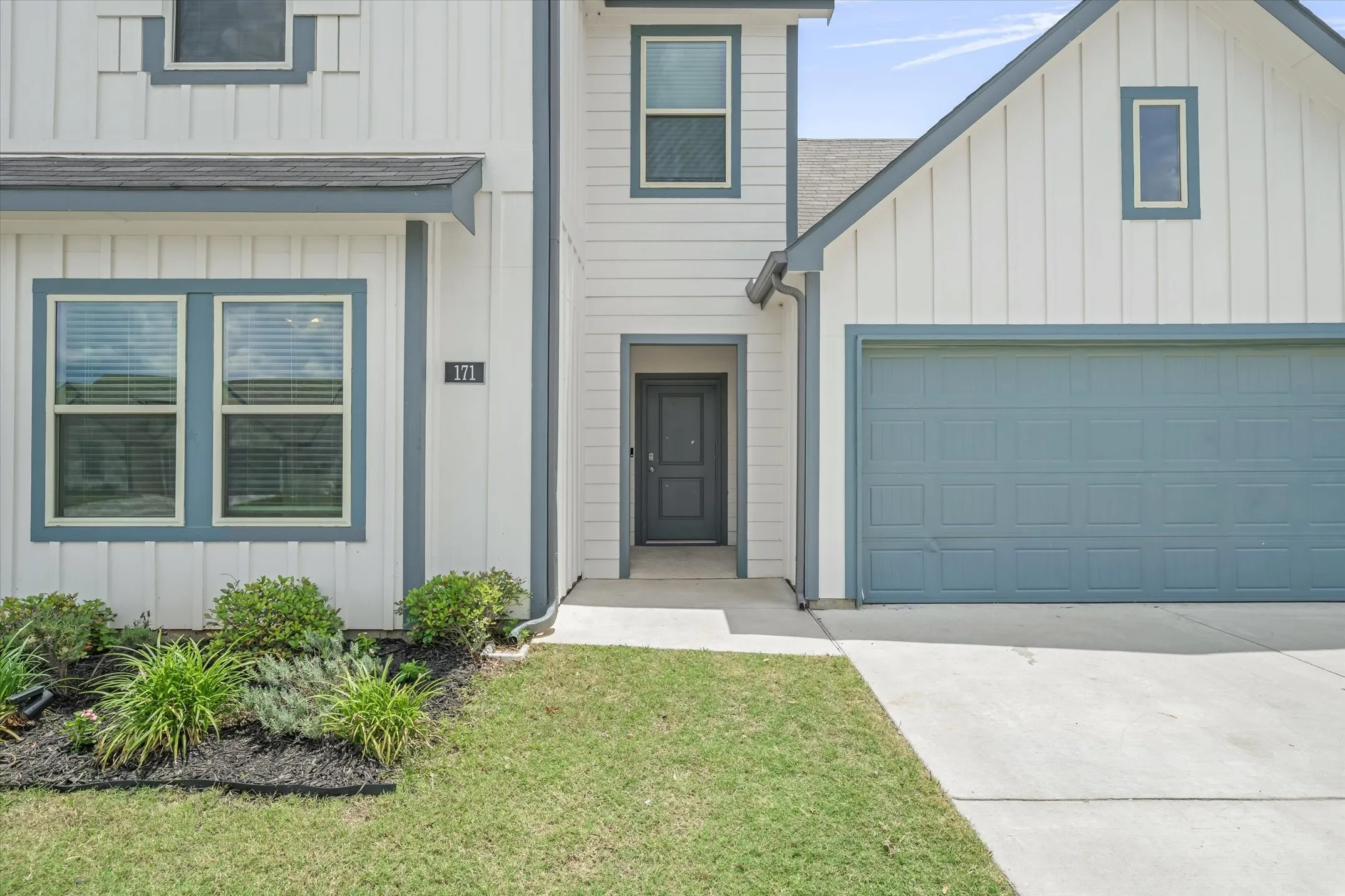 Single Family Residence For Sale in Van Zandt County , 171 Hunters Way, Canton, Texas 75103, 4 Bedroom, 3 Bathroom, 2 Garage spaces, 2,164 Sqft, built in 2023, mls#21402016, Real Estate Agent in Canton, Homes For Sale in Van Zandt county, Homes For Sale in Canton, Realtor in Canton Texas, Real Estate Brokerage Independent Realty Texas, Luminita Cordes Realtor