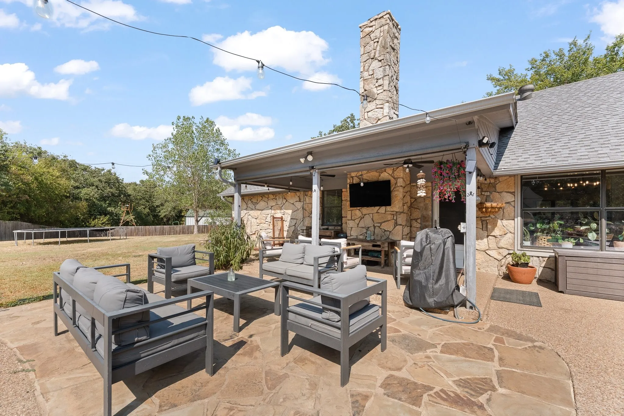 Single Family Residence For Sale in Johnson County , 312 Trailwood Drive, Joshua, Texas 76058, 4 Bedroom, 3 Bathroom, Garage spaces, 2,132 Sqft, built in 1981, mls#21399024, Real Estate Agent in Joshua, Homes For Sale in Johnson county, Homes For Sale in Joshua, Realtor in Joshua Texas, Real Estate Brokerage Independent Realty Texas, Luminita Cordes Realtor