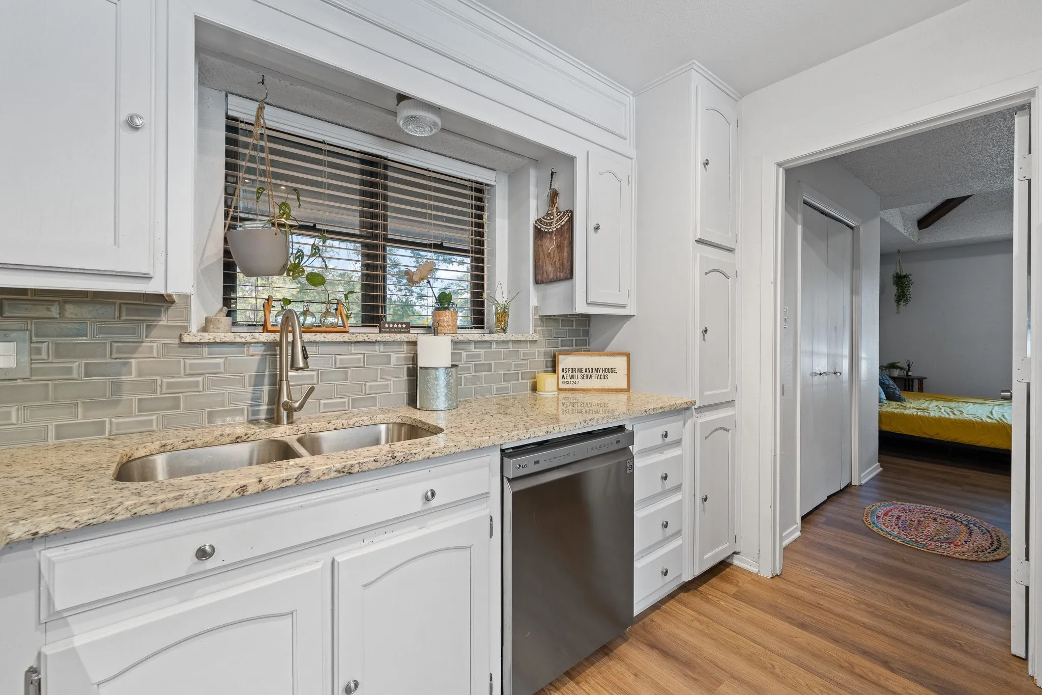 Single Family Residence For Sale in Johnson County , 312 Trailwood Drive, Joshua, Texas 76058, 4 Bedroom, 3 Bathroom, Garage spaces, 2,132 Sqft, built in 1981, mls#21399024, Real Estate Agent in Joshua, Homes For Sale in Johnson county, Homes For Sale in Joshua, Realtor in Joshua Texas, Real Estate Brokerage Independent Realty Texas, Luminita Cordes Realtor