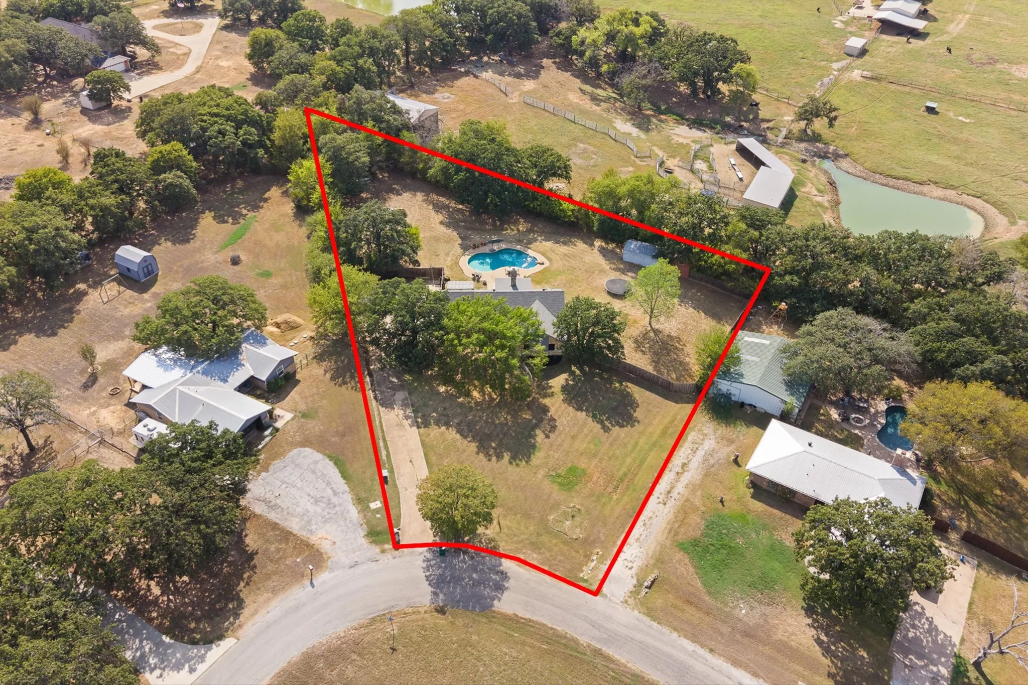 Single Family Residence For Sale in Johnson County , 312 Trailwood Drive, Joshua, Texas 76058, 4 Bedroom, 3 Bathroom, Garage spaces, 2,132 Sqft, built in 1981, mls#21399024, Real Estate Agent in Joshua, Homes For Sale in Johnson county, Homes For Sale in Joshua, Realtor in Joshua Texas, Real Estate Brokerage Independent Realty Texas, Luminita Cordes Realtor