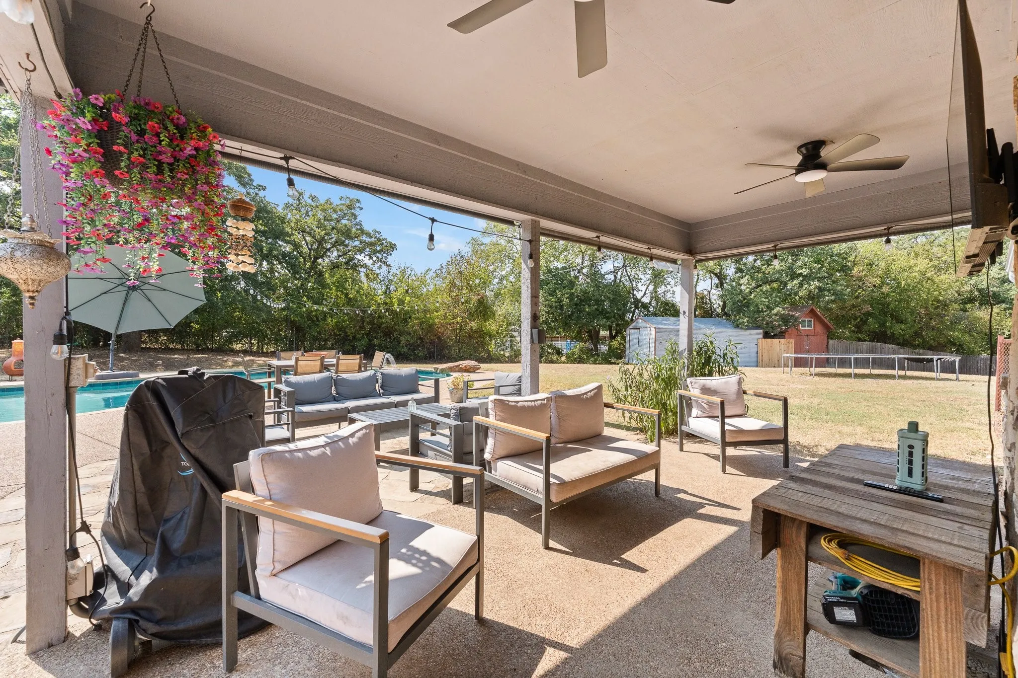 Single Family Residence For Sale in Johnson County , 312 Trailwood Drive, Joshua, Texas 76058, 4 Bedroom, 3 Bathroom, Garage spaces, 2,132 Sqft, built in 1981, mls#21399024, Real Estate Agent in Joshua, Homes For Sale in Johnson county, Homes For Sale in Joshua, Realtor in Joshua Texas, Real Estate Brokerage Independent Realty Texas, Luminita Cordes Realtor