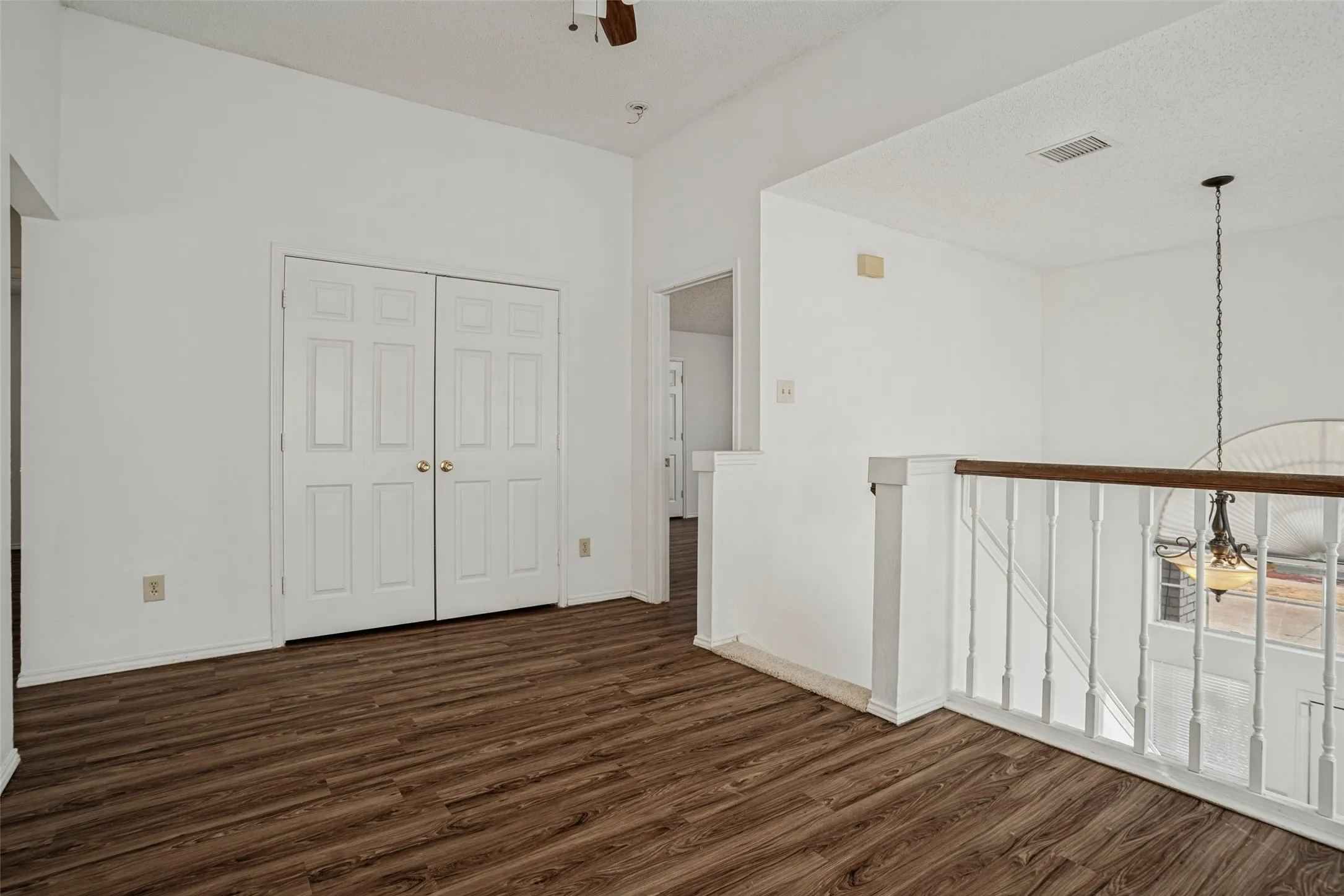 Single Family Residence For Sale in Collin County , 900 Sweetgum Creek, Plano, Texas 75023, 3 Bedroom, 3 Bathroom, 2 Garage spaces, 1,573 Sqft, built in 1991, mls#21400097, Real Estate Agent in Plano, Homes For Sale in Collin county, Homes For Sale in Plano, Realtor in Plano Texas, Real Estate Brokerage Independent Realty Texas, Luminita Cordes Realtor