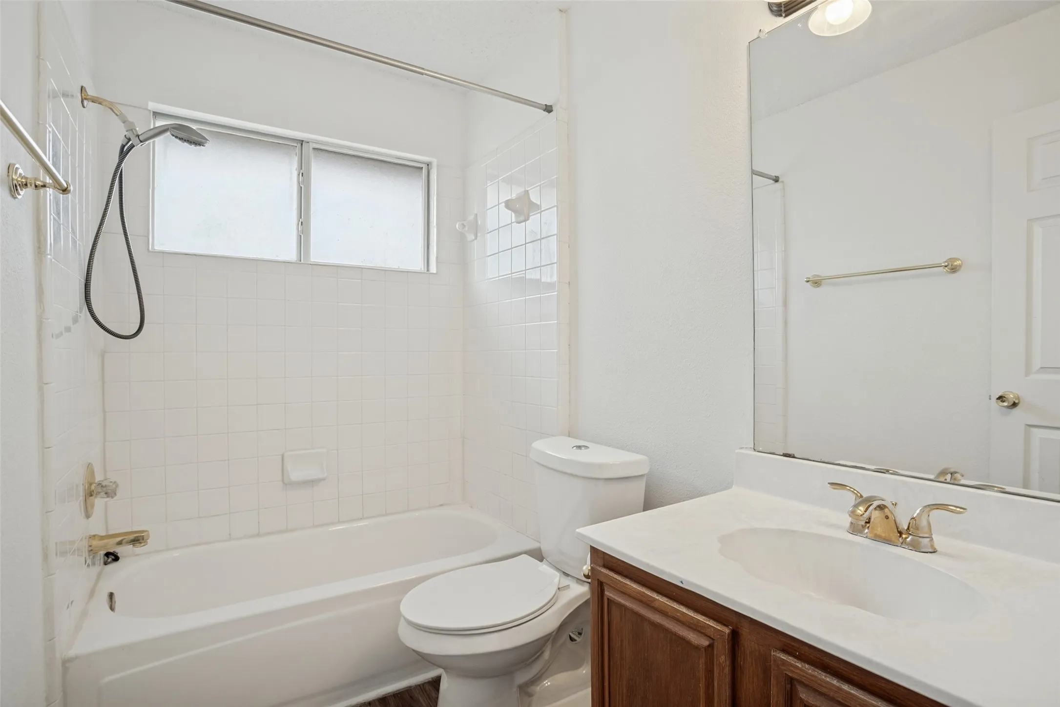 Single Family Residence For Sale in Collin County , 900 Sweetgum Creek, Plano, Texas 75023, 3 Bedroom, 3 Bathroom, 2 Garage spaces, 1,573 Sqft, built in 1991, mls#21400097, Real Estate Agent in Plano, Homes For Sale in Collin county, Homes For Sale in Plano, Realtor in Plano Texas, Real Estate Brokerage Independent Realty Texas, Luminita Cordes Realtor