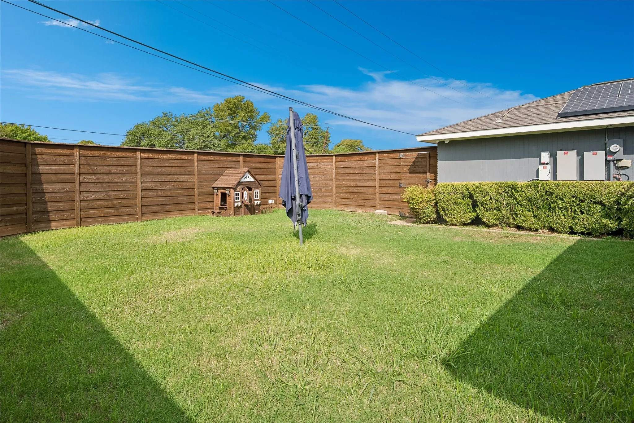 Single Family Residence For Rent in Dallas County , 16817 Rustic Meadows Drive, Dallas, Texas 75248, 3 Bedroom, 3 Bathroom, 2 Garage spaces, 2,190 Sqft, built in 1977, mls#21400902, Real Estate Agent in Dallas, Homes For Rent in Dallas county, Homes For Rent in Dallas, Realtor in Dallas Texas, Real Estate Brokerage Independent Realty Texas, Luminita Cordes Realtor