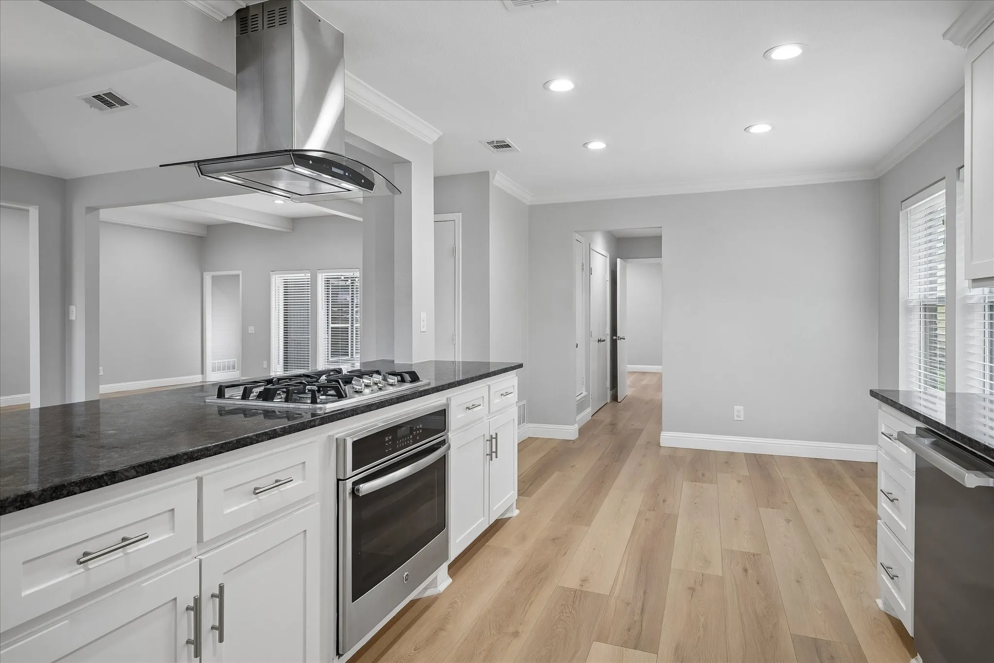 Single Family Residence For Rent in Dallas County , 16817 Rustic Meadows Drive, Dallas, Texas 75248, 3 Bedroom, 3 Bathroom, 2 Garage spaces, 2,190 Sqft, built in 1977, mls#21400902, Real Estate Agent in Dallas, Homes For Rent in Dallas county, Homes For Rent in Dallas, Realtor in Dallas Texas, Real Estate Brokerage Independent Realty Texas, Luminita Cordes Realtor