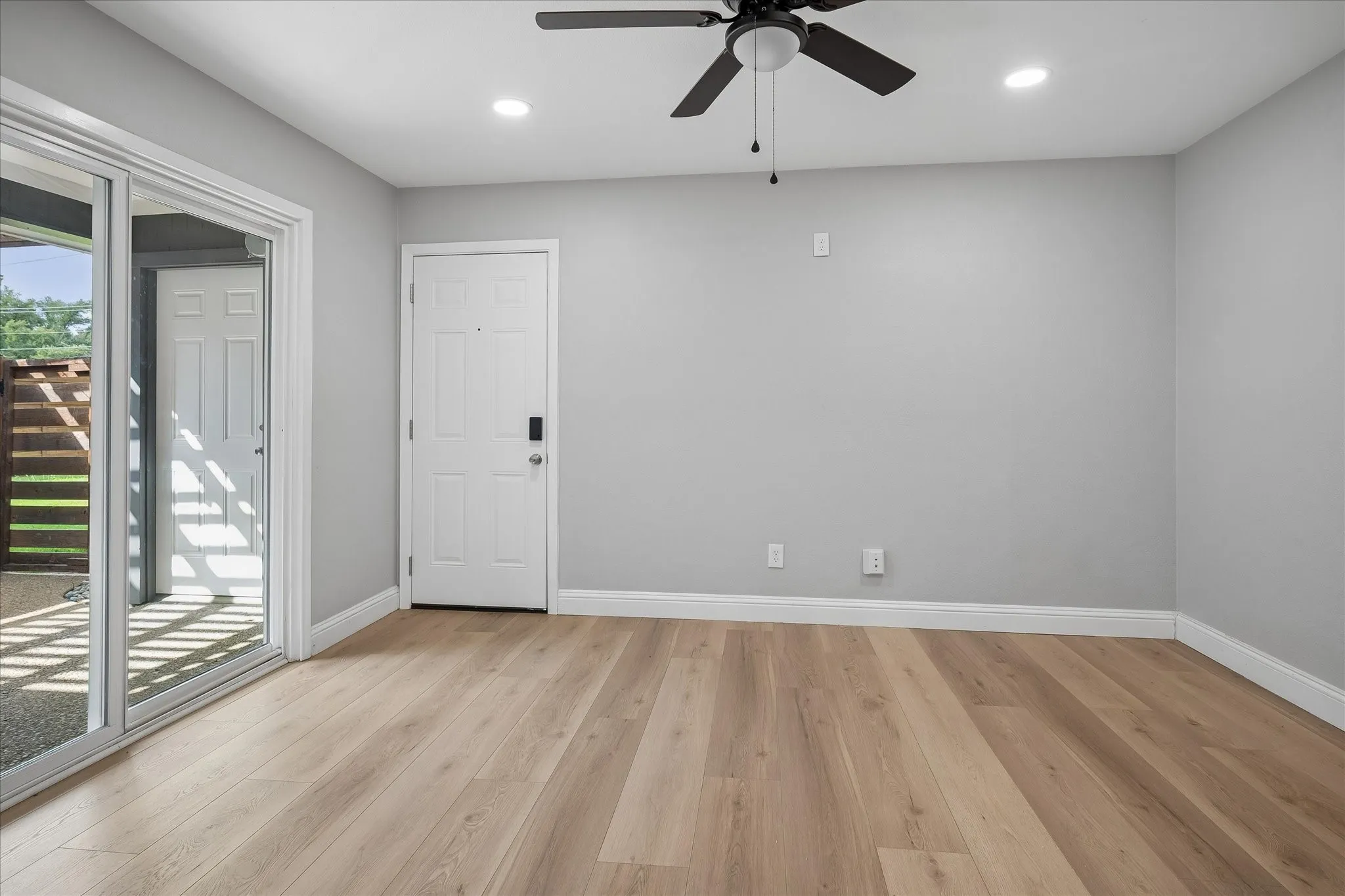 Single Family Residence For Rent in Dallas County , 16817 Rustic Meadows Drive, Dallas, Texas 75248, 3 Bedroom, 3 Bathroom, 2 Garage spaces, 2,190 Sqft, built in 1977, mls#21400902, Real Estate Agent in Dallas, Homes For Rent in Dallas county, Homes For Rent in Dallas, Realtor in Dallas Texas, Real Estate Brokerage Independent Realty Texas, Luminita Cordes Realtor