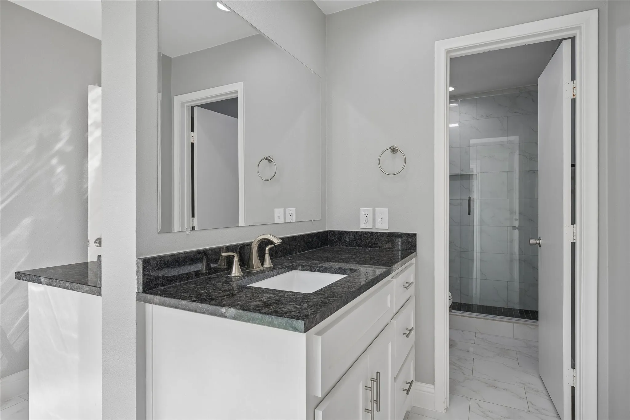 Single Family Residence For Rent in Dallas County , 16817 Rustic Meadows Drive, Dallas, Texas 75248, 3 Bedroom, 3 Bathroom, 2 Garage spaces, 2,190 Sqft, built in 1977, mls#21400902, Real Estate Agent in Dallas, Homes For Rent in Dallas county, Homes For Rent in Dallas, Realtor in Dallas Texas, Real Estate Brokerage Independent Realty Texas, Luminita Cordes Realtor