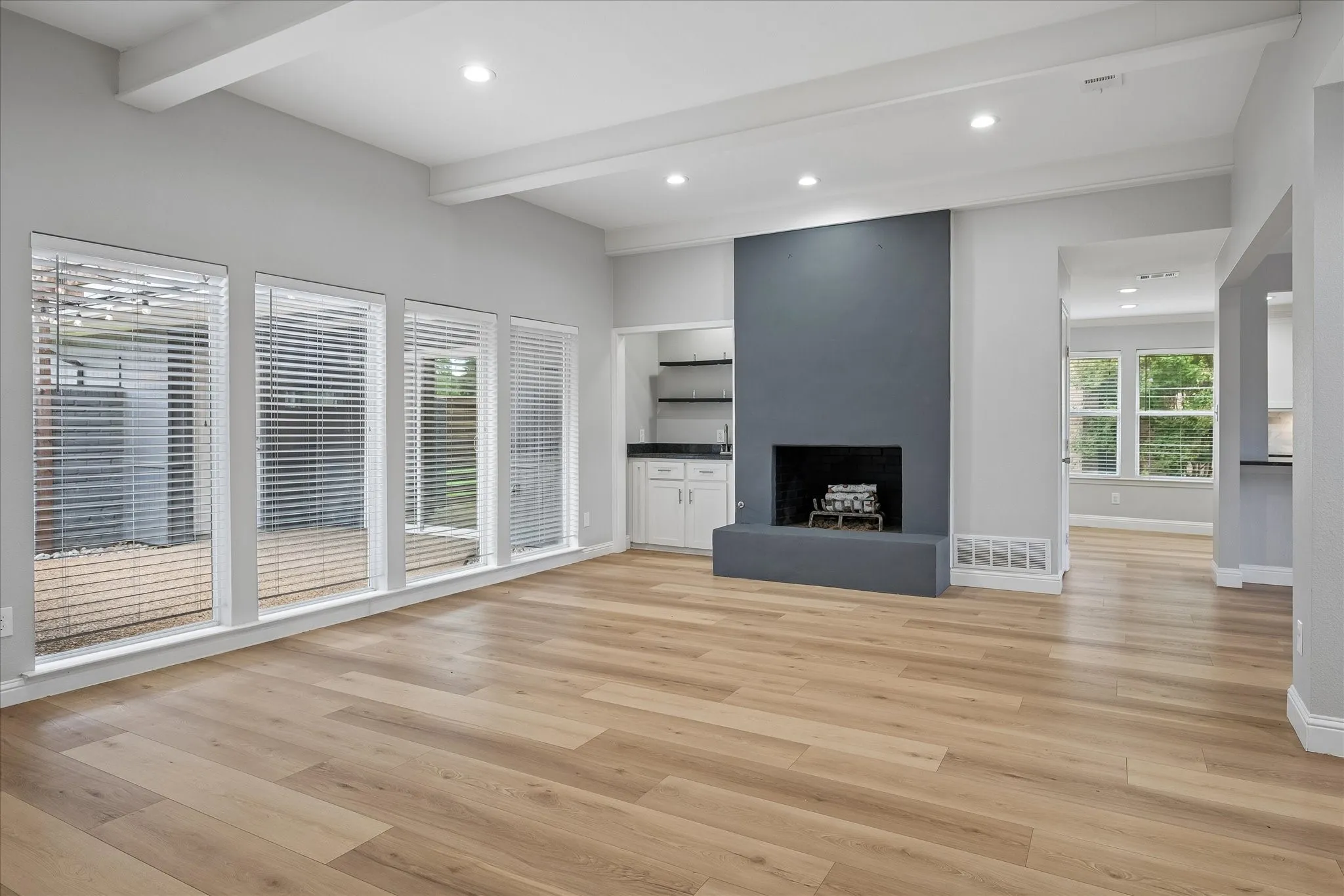 Single Family Residence For Rent in Dallas County , 16817 Rustic Meadows Drive, Dallas, Texas 75248, 3 Bedroom, 3 Bathroom, 2 Garage spaces, 2,190 Sqft, built in 1977, mls#21400902, Real Estate Agent in Dallas, Homes For Rent in Dallas county, Homes For Rent in Dallas, Realtor in Dallas Texas, Real Estate Brokerage Independent Realty Texas, Luminita Cordes Realtor