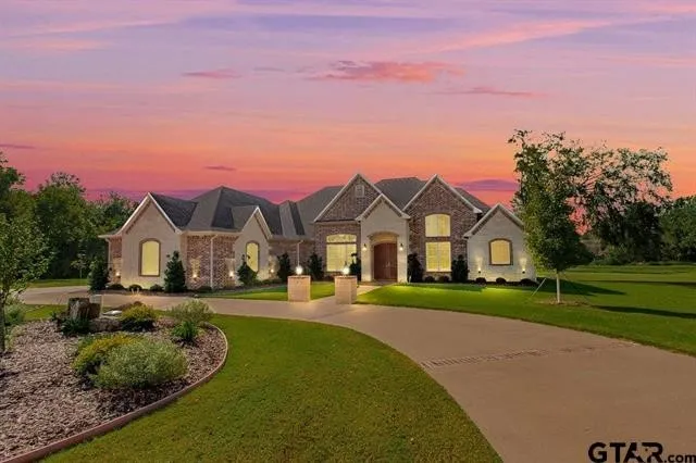 Single Family Residence For Sale in Smith County , 66 S Ryder Cup Trail, Hideaway, Texas 75771, 3 Bedroom, 4 Bathroom, 2 Garage spaces, 3,629 Sqft, built in 2018, mls#21401665, Real Estate Agent in Hideaway, Homes For Sale in Smith county, Homes For Sale in Hideaway, Realtor in Hideaway Texas, Real Estate Brokerage Independent Realty Texas, Luminita Cordes Realtor