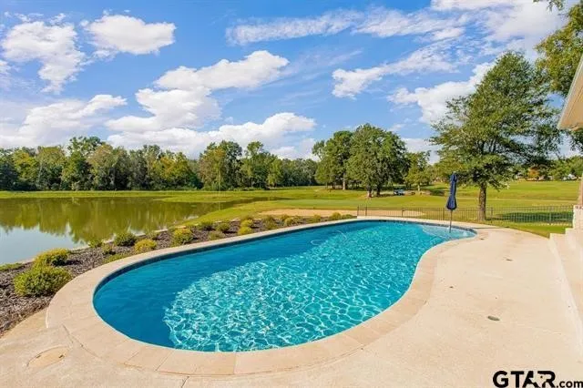 Single Family Residence For Sale in Smith County , 66 S Ryder Cup Trail, Hideaway, Texas 75771, 3 Bedroom, 4 Bathroom, 2 Garage spaces, 3,629 Sqft, built in 2018, mls#21401665, Real Estate Agent in Hideaway, Homes For Sale in Smith county, Homes For Sale in Hideaway, Realtor in Hideaway Texas, Real Estate Brokerage Independent Realty Texas, Luminita Cordes Realtor