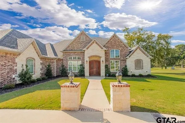 Single Family Residence For Sale in Smith County , 66 S Ryder Cup Trail, Hideaway, Texas 75771, 3 Bedroom, 4 Bathroom, 2 Garage spaces, 3,629 Sqft, built in 2018, mls#21401665, Real Estate Agent in Hideaway, Homes For Sale in Smith county, Homes For Sale in Hideaway, Realtor in Hideaway Texas, Real Estate Brokerage Independent Realty Texas, Luminita Cordes Realtor