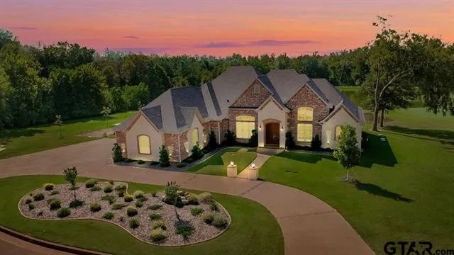 Single Family Residence For Sale in Smith County , 66 S Ryder Cup Trail, Hideaway, Texas 75771, 3 Bedroom, 4 Bathroom, 2 Garage spaces, 3,629 Sqft, built in 2018, mls#21401665, Real Estate Agent in Hideaway, Homes For Sale in Smith county, Homes For Sale in Hideaway, Realtor in Hideaway Texas, Real Estate Brokerage Independent Realty Texas, Luminita Cordes Realtor