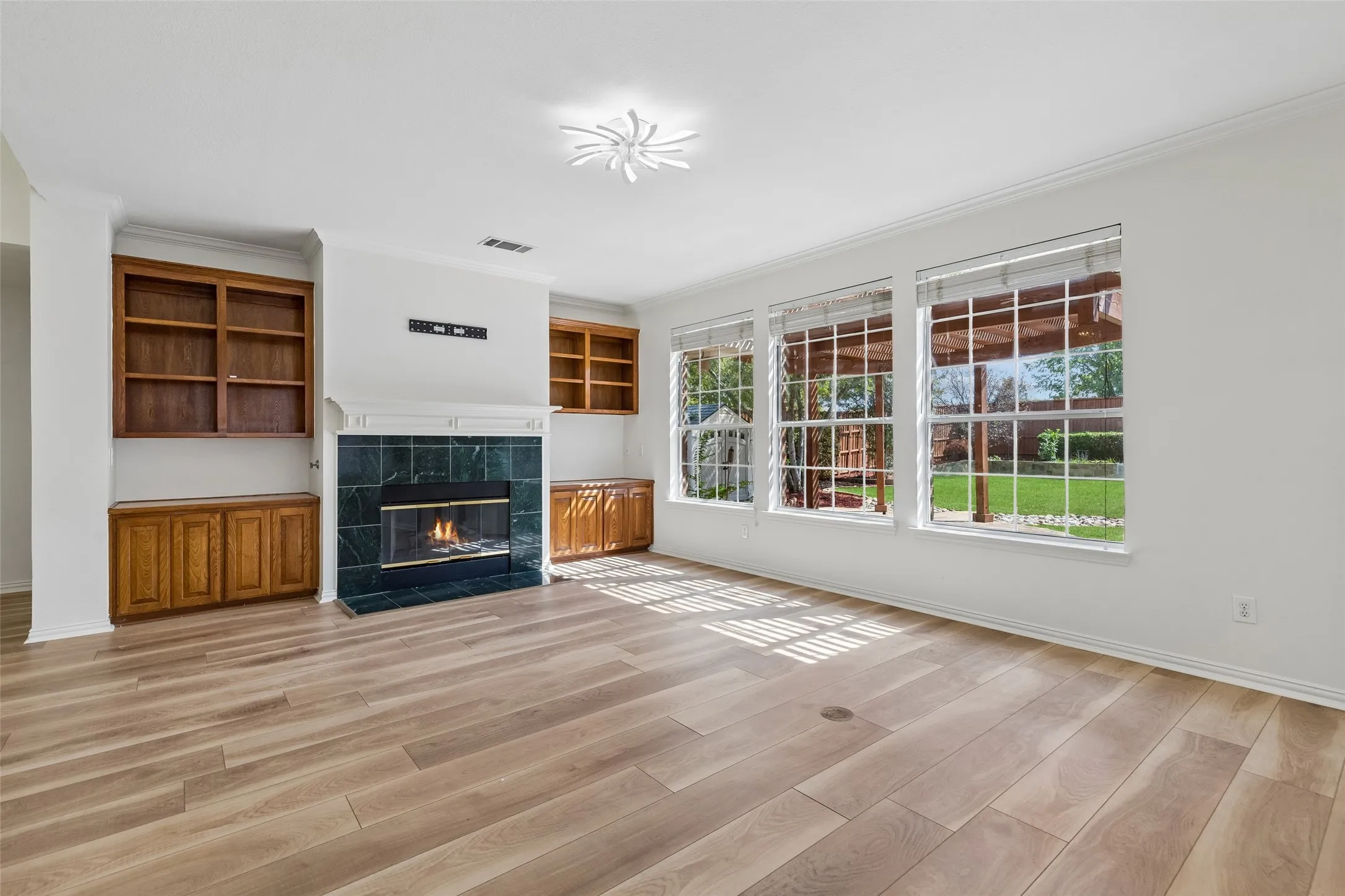 Single Family Residence For Rent in Dallas County , 849 Shorewood Drive, Coppell, Texas 75019, 5 Bedroom, 4 Bathroom, 2 Garage spaces, 3,487 Sqft, built in 1993, mls#21401958, Real Estate Agent in Coppell, Homes For Rent in Dallas county, Homes For Rent in Coppell, Realtor in Coppell Texas, Real Estate Brokerage Independent Realty Texas, Luminita Cordes Realtor