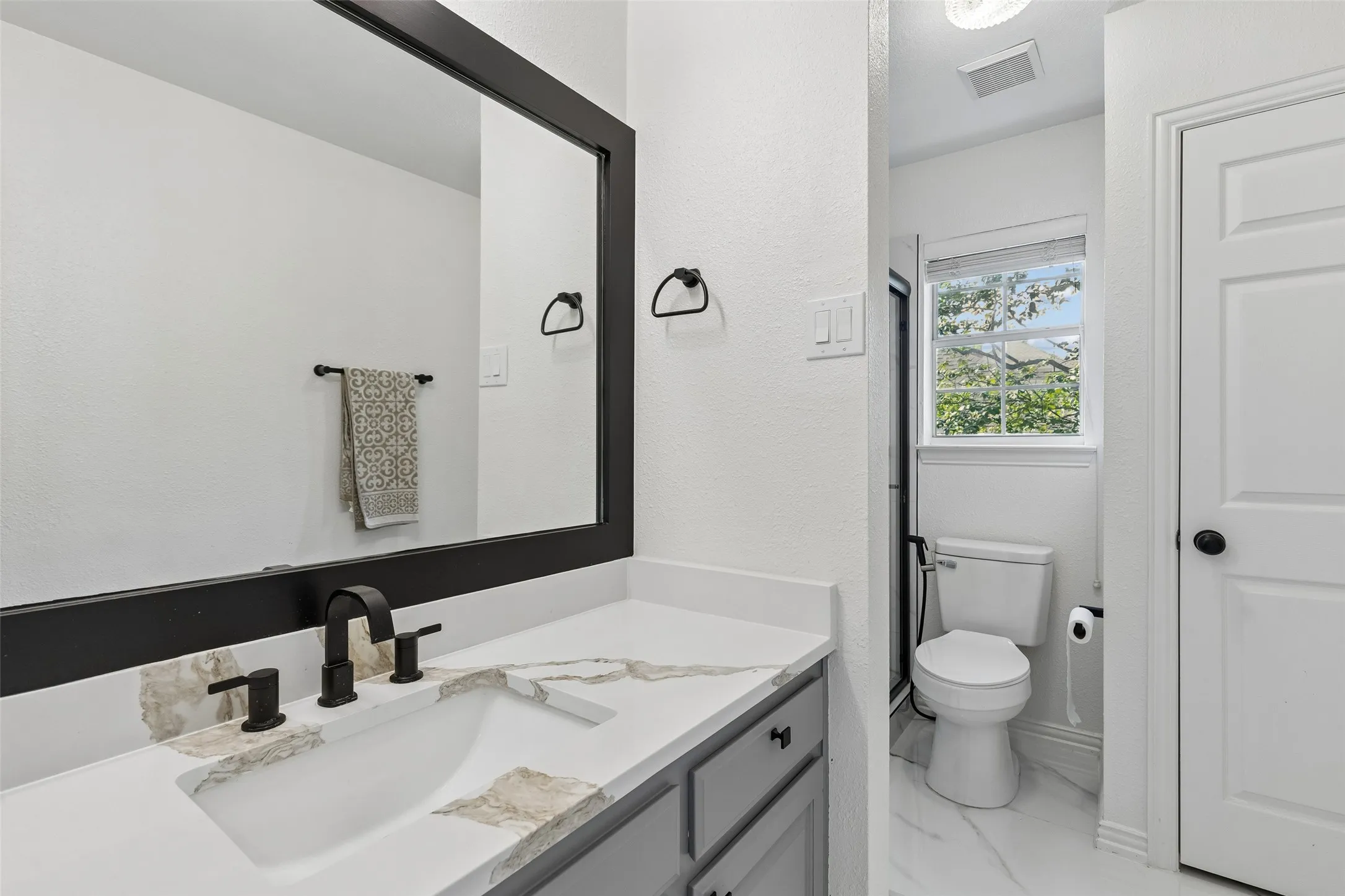 Single Family Residence For Rent in Dallas County , 849 Shorewood Drive, Coppell, Texas 75019, 5 Bedroom, 4 Bathroom, 2 Garage spaces, 3,487 Sqft, built in 1993, mls#21401958, Real Estate Agent in Coppell, Homes For Rent in Dallas county, Homes For Rent in Coppell, Realtor in Coppell Texas, Real Estate Brokerage Independent Realty Texas, Luminita Cordes Realtor