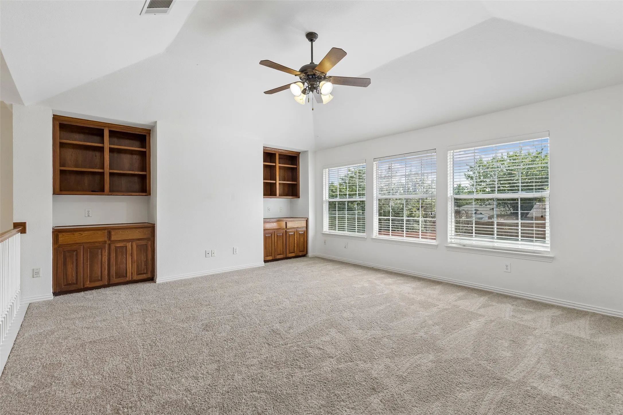 Single Family Residence For Rent in Dallas County , 849 Shorewood Drive, Coppell, Texas 75019, 5 Bedroom, 4 Bathroom, 2 Garage spaces, 3,487 Sqft, built in 1993, mls#21401958, Real Estate Agent in Coppell, Homes For Rent in Dallas county, Homes For Rent in Coppell, Realtor in Coppell Texas, Real Estate Brokerage Independent Realty Texas, Luminita Cordes Realtor