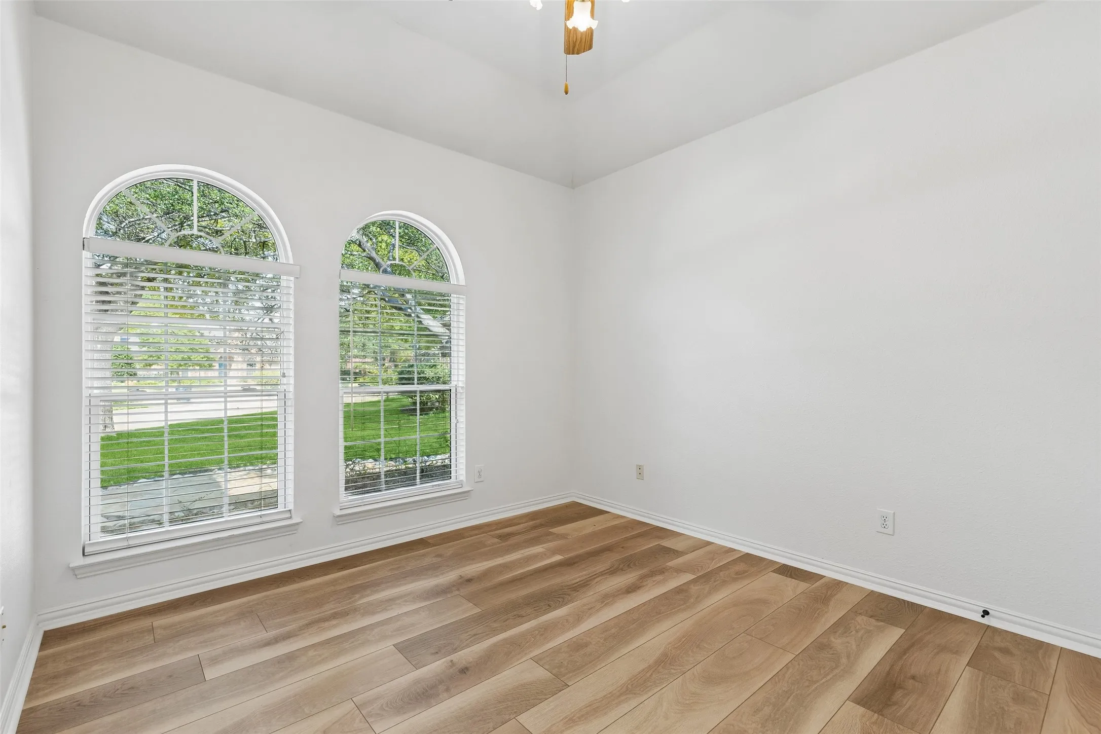 Single Family Residence For Rent in Dallas County , 849 Shorewood Drive, Coppell, Texas 75019, 5 Bedroom, 4 Bathroom, 2 Garage spaces, 3,487 Sqft, built in 1993, mls#21401958, Real Estate Agent in Coppell, Homes For Rent in Dallas county, Homes For Rent in Coppell, Realtor in Coppell Texas, Real Estate Brokerage Independent Realty Texas, Luminita Cordes Realtor