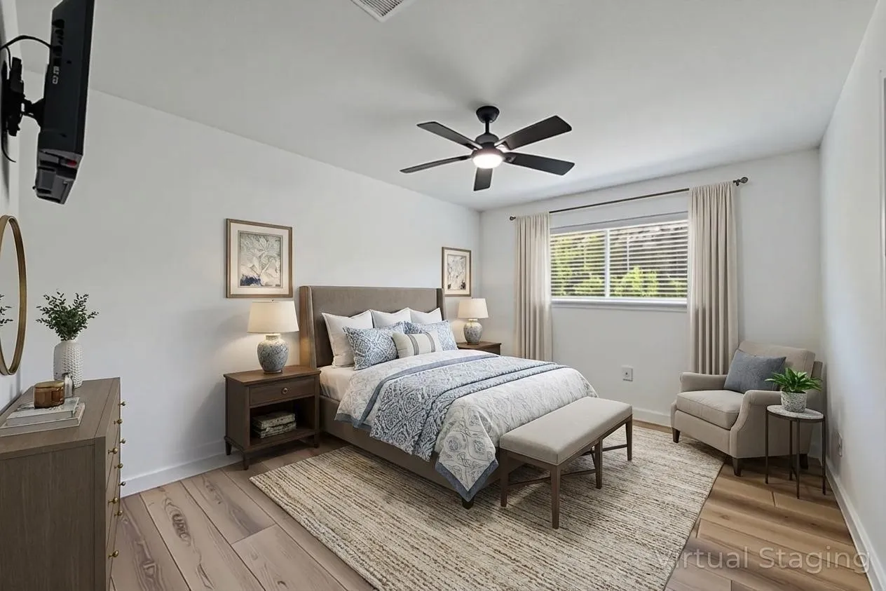 Wood-finish flooring, ceiling fan with integrated lighting, single window with blinds and drapes, and recessed ceiling lighting