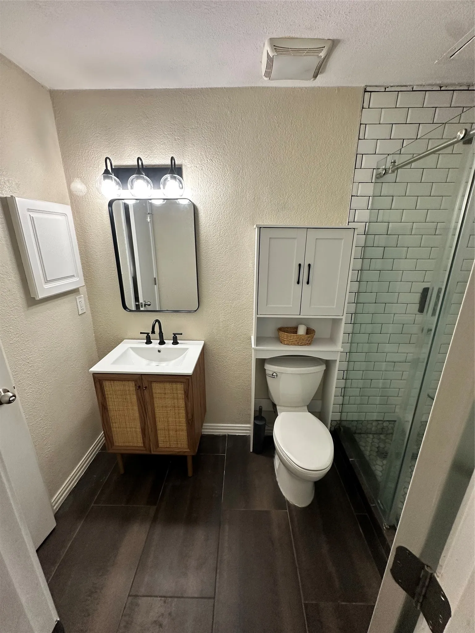 Condominium For Sale in Dallas County , 5616 Preston Oaks Road 1605, Dallas, Texas 75254, 1 Bedroom, 1 Bathroom, 1 Garage spaces, 844 Sqft, built in 1982, mls#21400857, Real Estate Agent in Dallas, Homes For Sale in Dallas county, Homes For Sale in Dallas, Realtor in Dallas Texas, Real Estate Brokerage Independent Realty Texas, Luminita Cordes Realtor