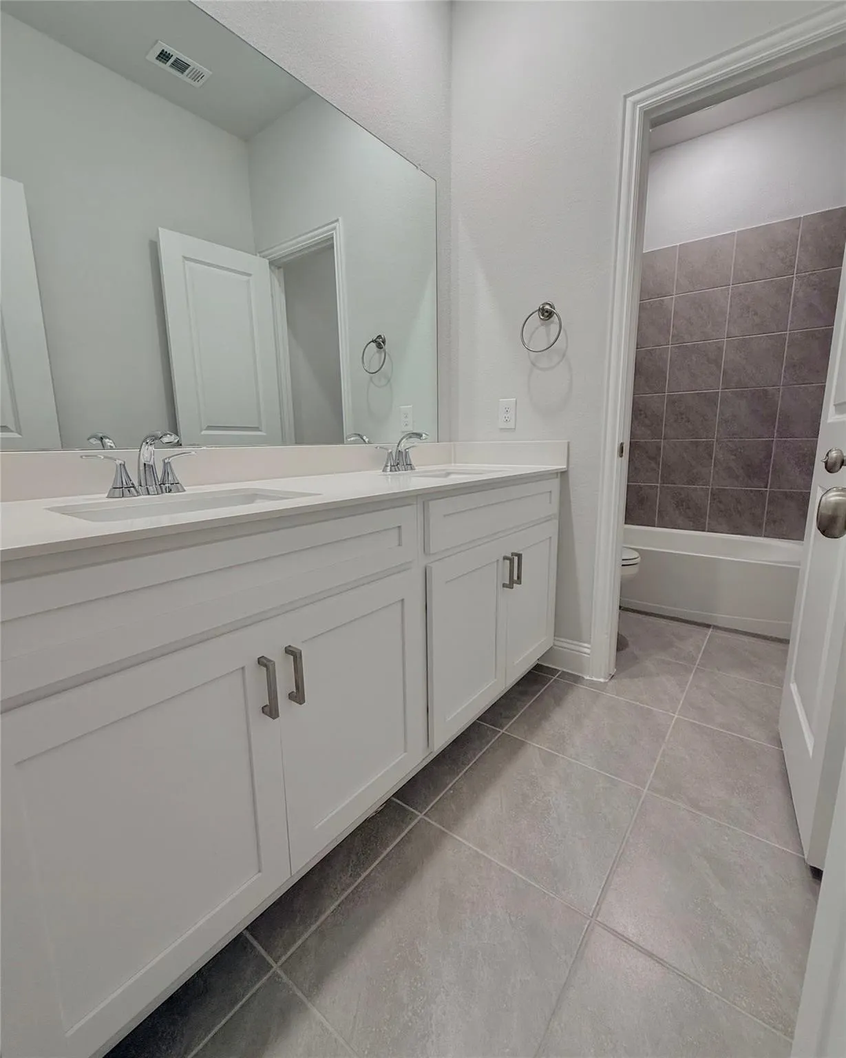 Single Family Residence For Sale in Collin County , 2903 Woodland Court, Wylie, Texas 75098, 4 Bedroom, 3 Bathroom, 2 Garage spaces, 2,690 Sqft, built in 2023, mls#21402046, Real Estate Agent in Wylie, Homes For Sale in Collin county, Homes For Sale in Wylie, Realtor in Wylie Texas, Real Estate Brokerage Independent Realty Texas, Luminita Cordes Realtor