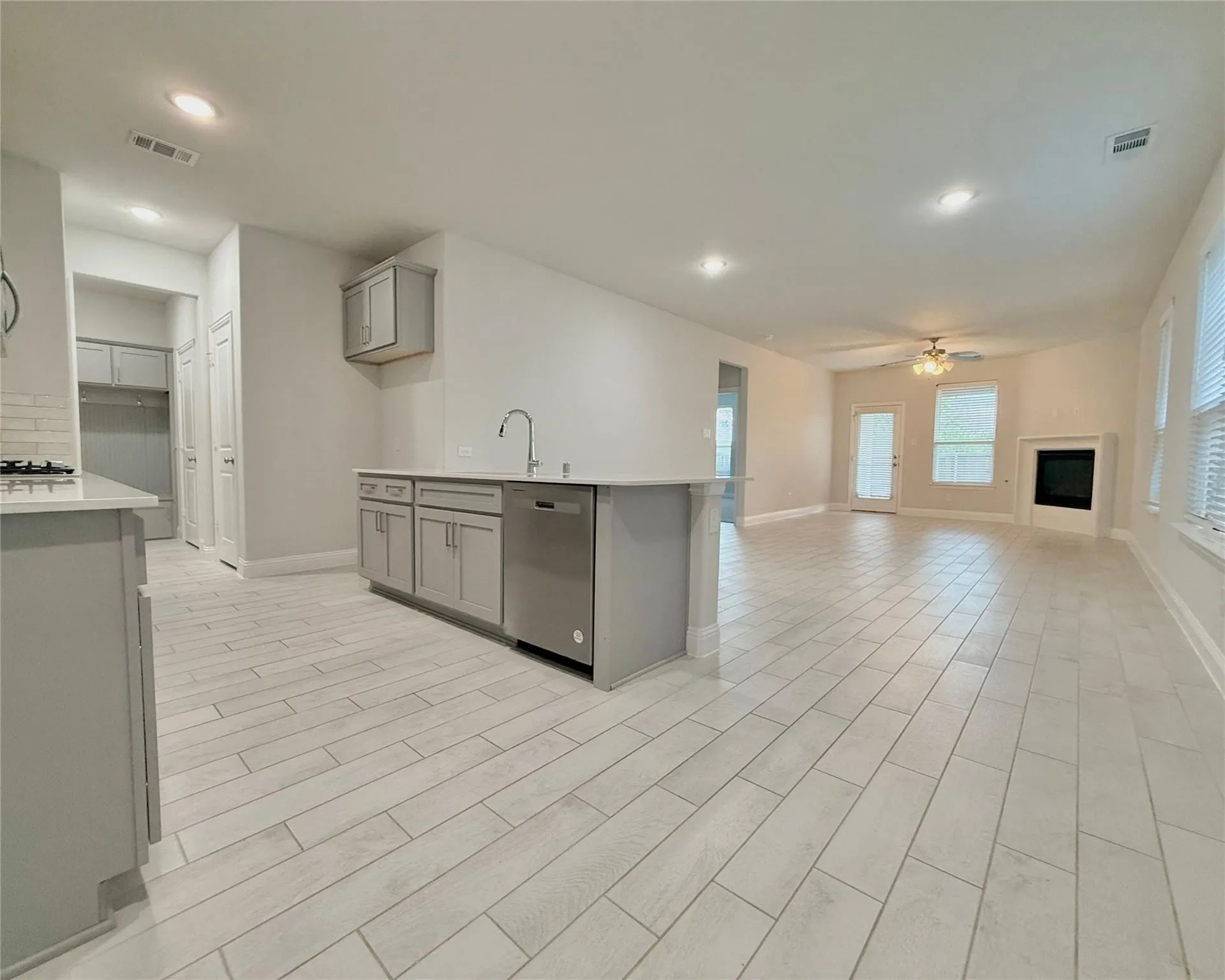 Single Family Residence For Sale in Collin County , 2903 Woodland Court, Wylie, Texas 75098, 4 Bedroom, 3 Bathroom, 2 Garage spaces, 2,690 Sqft, built in 2023, mls#21402046, Real Estate Agent in Wylie, Homes For Sale in Collin county, Homes For Sale in Wylie, Realtor in Wylie Texas, Real Estate Brokerage Independent Realty Texas, Luminita Cordes Realtor