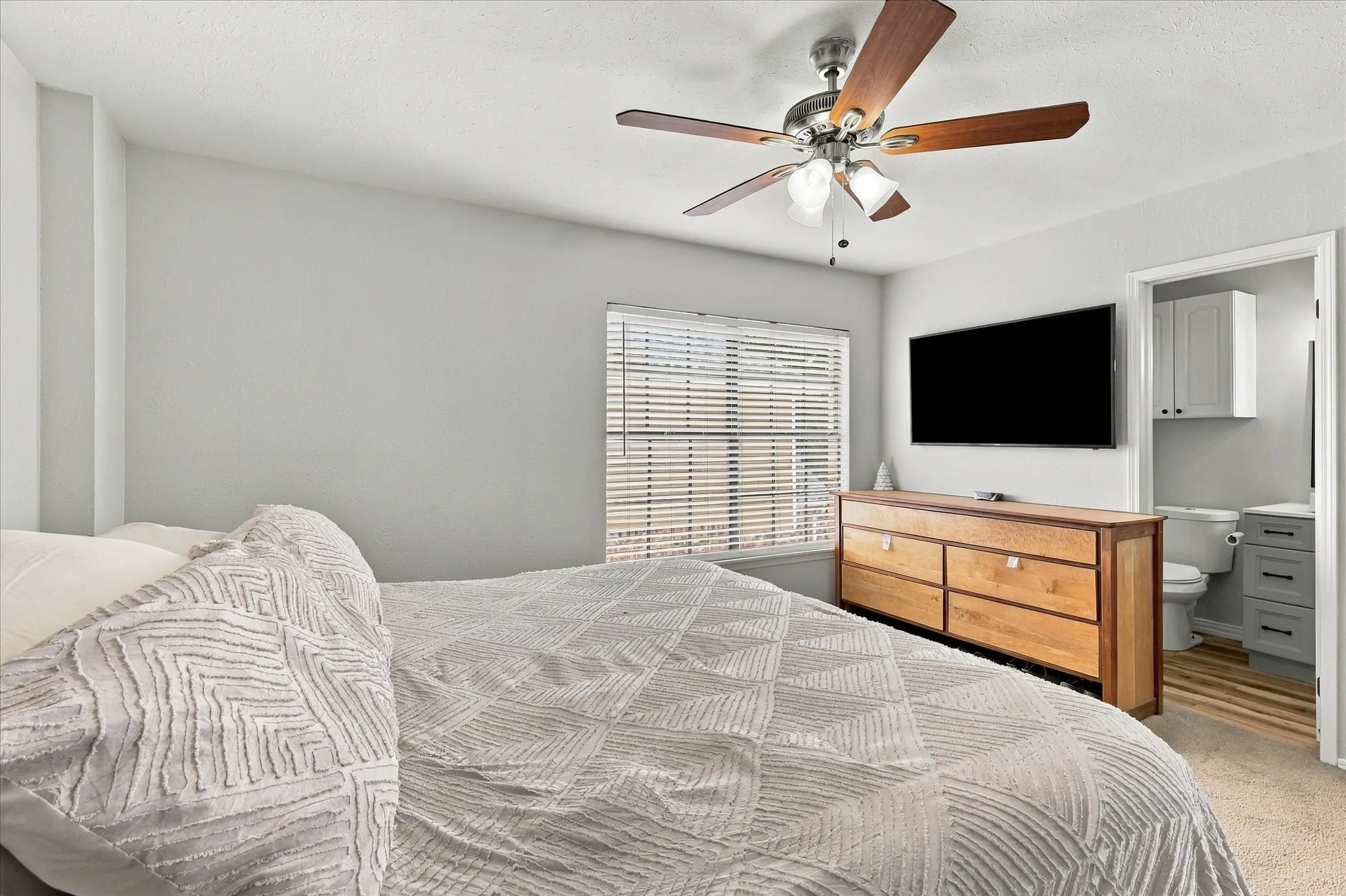 Single Family Residence For Sale in Denton County , 3136 Harbinger Lane, Dallas, Texas 75287, 2 Bedroom, 2 Bathroom, 1 Garage spaces, 1,182 Sqft, built in 1984, mls#21401487, Real Estate Agent in Dallas, Homes For Sale in Denton county, Homes For Sale in Dallas, Realtor in Dallas Texas, Real Estate Brokerage Independent Realty Texas, Luminita Cordes Realtor