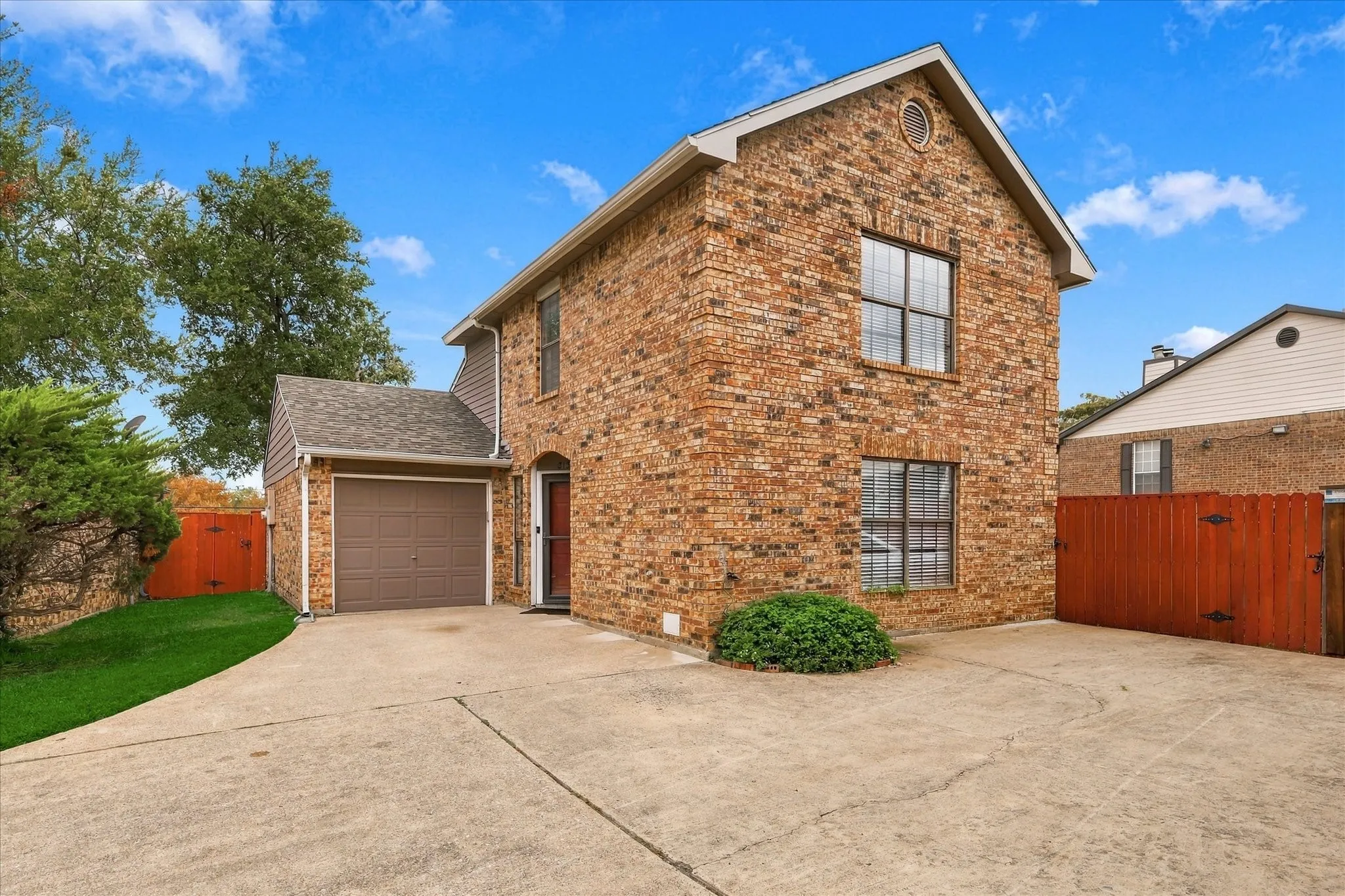Single Family Residence For Sale in Denton County , 3136 Harbinger Lane, Dallas, Texas 75287, 2 Bedroom, 2 Bathroom, 1 Garage spaces, 1,182 Sqft, built in 1984, mls#21401487, Real Estate Agent in Dallas, Homes For Sale in Denton county, Homes For Sale in Dallas, Realtor in Dallas Texas, Real Estate Brokerage Independent Realty Texas, Luminita Cordes Realtor