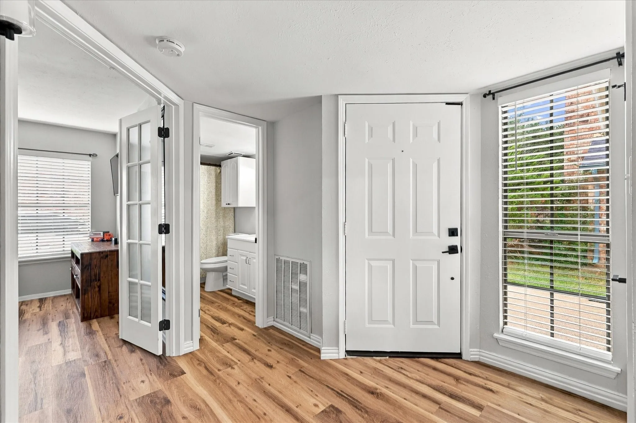 Single Family Residence For Sale in Denton County , 3136 Harbinger Lane, Dallas, Texas 75287, 2 Bedroom, 2 Bathroom, 1 Garage spaces, 1,182 Sqft, built in 1984, mls#21401487, Real Estate Agent in Dallas, Homes For Sale in Denton county, Homes For Sale in Dallas, Realtor in Dallas Texas, Real Estate Brokerage Independent Realty Texas, Luminita Cordes Realtor