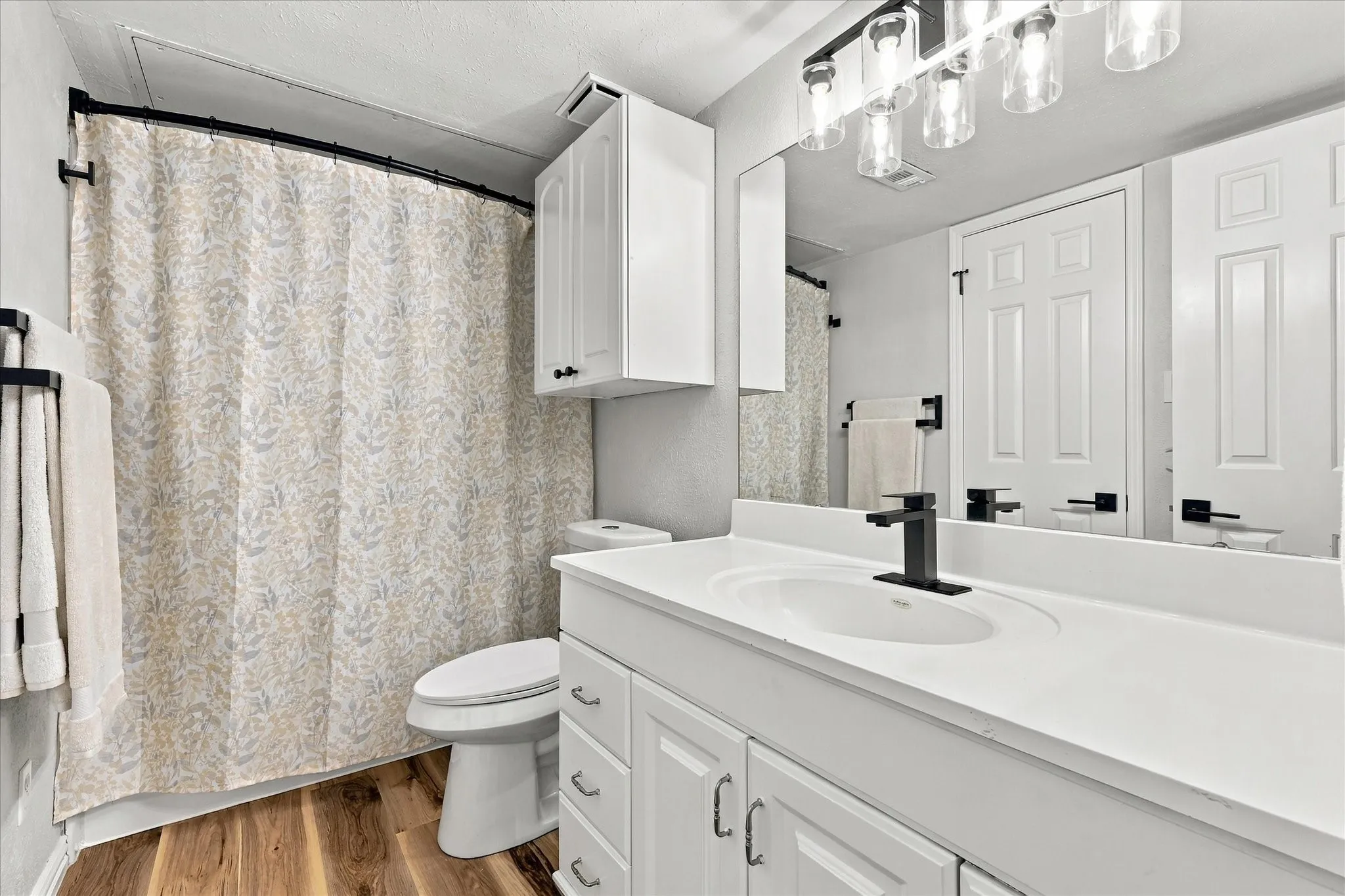 Single Family Residence For Sale in Denton County , 3136 Harbinger Lane, Dallas, Texas 75287, 2 Bedroom, 2 Bathroom, 1 Garage spaces, 1,182 Sqft, built in 1984, mls#21401487, Real Estate Agent in Dallas, Homes For Sale in Denton county, Homes For Sale in Dallas, Realtor in Dallas Texas, Real Estate Brokerage Independent Realty Texas, Luminita Cordes Realtor