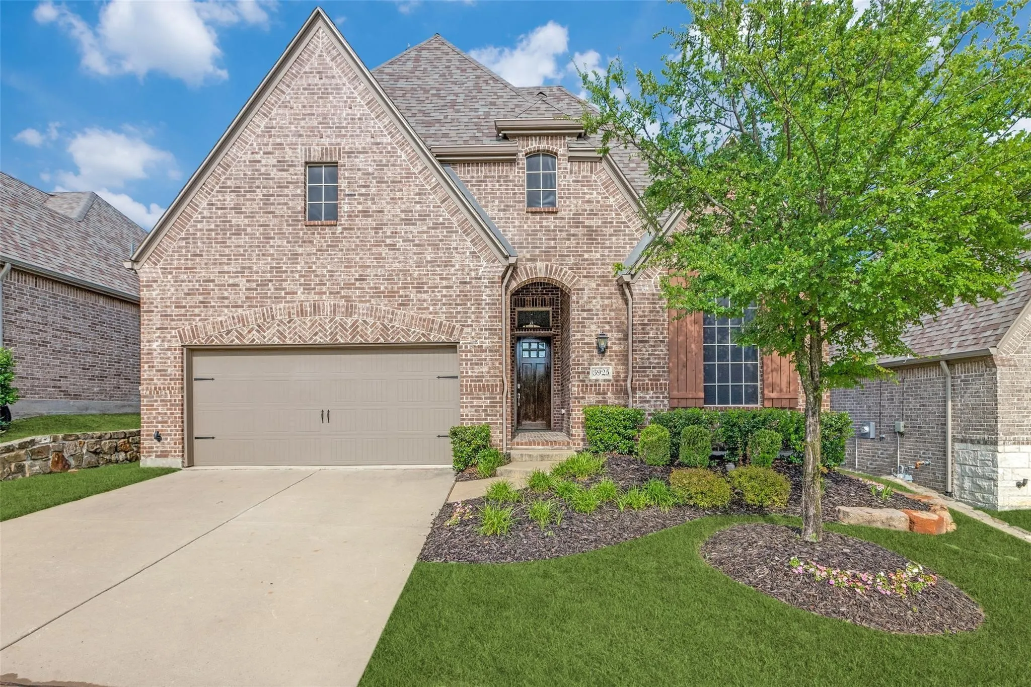 Single Family Residence For Sale in Collin County , 3925 Ironbark Way, Mc Kinney, Texas 75071, 4 Bedroom, 3 Bathroom, 2 Garage spaces, 2,307 Sqft, built in 2018, mls#21402033, Real Estate Agent in Mc Kinney, Homes For Sale in Collin county, Homes For Sale in Mc Kinney, Realtor in Mc Kinney Texas, Real Estate Brokerage Independent Realty Texas, Luminita Cordes Realtor