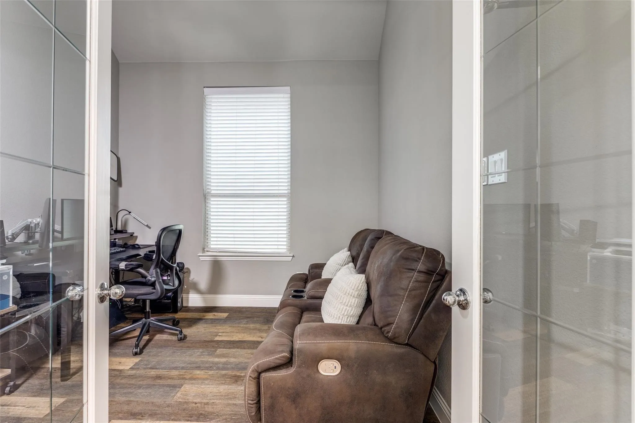 Single Family Residence For Sale in Collin County , 3925 Ironbark Way, Mc Kinney, Texas 75071, 4 Bedroom, 3 Bathroom, 2 Garage spaces, 2,307 Sqft, built in 2018, mls#21402033, Real Estate Agent in Mc Kinney, Homes For Sale in Collin county, Homes For Sale in Mc Kinney, Realtor in Mc Kinney Texas, Real Estate Brokerage Independent Realty Texas, Luminita Cordes Realtor