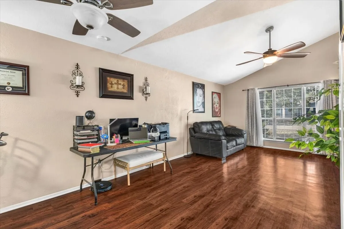 Single Family Residence For Sale in Wise County , 1217 Elm Court, Runaway Bay, Texas 76426, 2 Bedroom, 2 Bathroom, Garage spaces, 1,172 Sqft, built in 1977, mls#21401954, Real Estate Agent in Runaway Bay, Homes For Sale in Wise county, Homes For Sale in Runaway Bay, Realtor in Runaway Bay Texas, Real Estate Brokerage Independent Realty Texas, Luminita Cordes Realtor