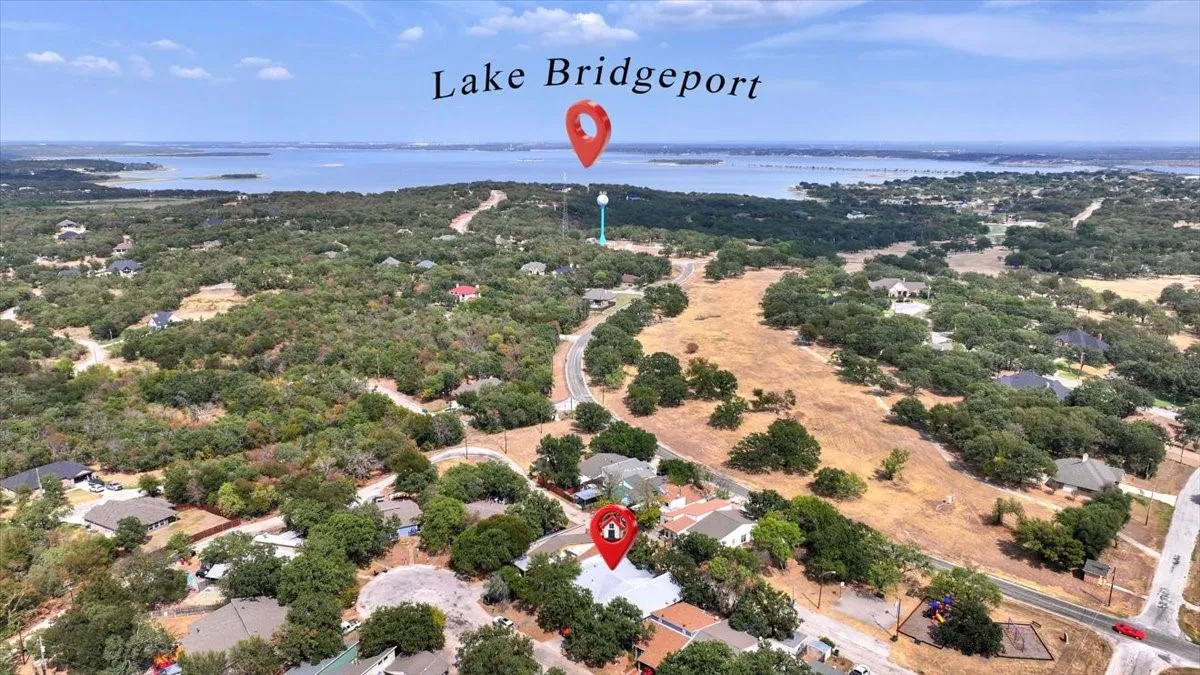 Single Family Residence For Sale in Wise County , 1217 Elm Court, Runaway Bay, Texas 76426, 2 Bedroom, 2 Bathroom, Garage spaces, 1,172 Sqft, built in 1977, mls#21401954, Real Estate Agent in Runaway Bay, Homes For Sale in Wise county, Homes For Sale in Runaway Bay, Realtor in Runaway Bay Texas, Real Estate Brokerage Independent Realty Texas, Luminita Cordes Realtor